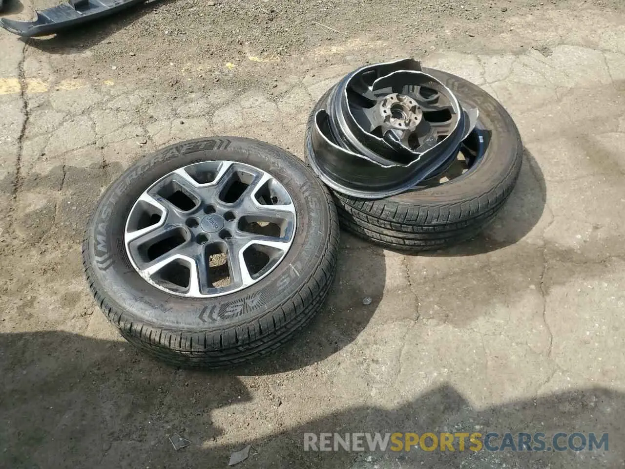 13 Photograph of a damaged car 3C4NJDDB3LT203350 JEEP COMPASS 2020