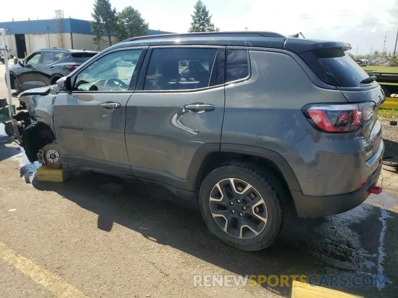2 Photograph of a damaged car 3C4NJDDB3LT203350 JEEP COMPASS 2020