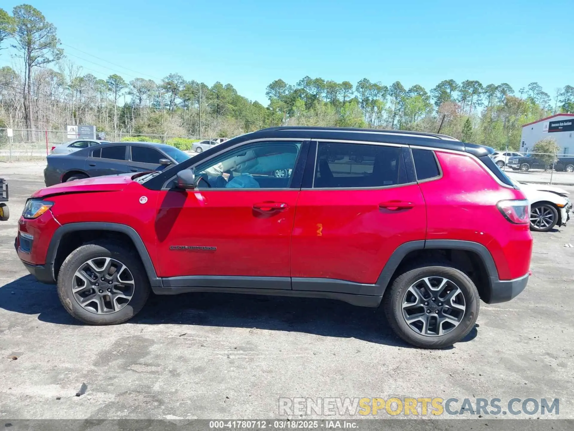 13 Фотография поврежденного автомобиля 3C4NJDDB3LT207849 JEEP COMPASS 2020