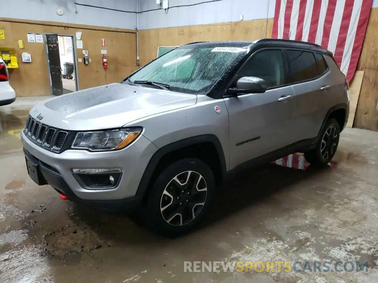 1 Photograph of a damaged car 3C4NJDDB4LT112426 JEEP COMPASS 2020