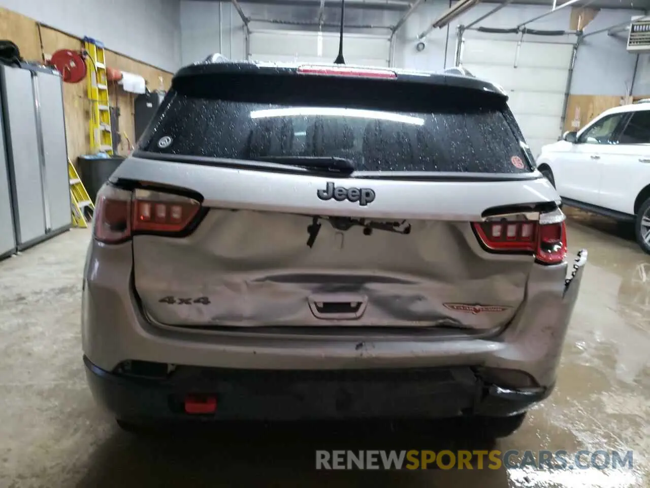 6 Photograph of a damaged car 3C4NJDDB4LT112426 JEEP COMPASS 2020