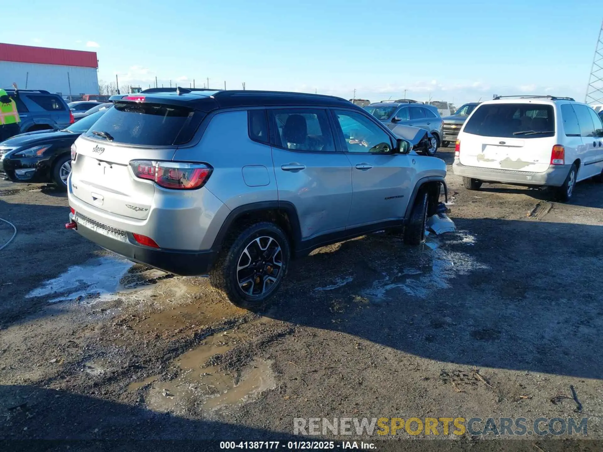 4 Photograph of a damaged car 3C4NJDDB4LT184288 JEEP COMPASS 2020
