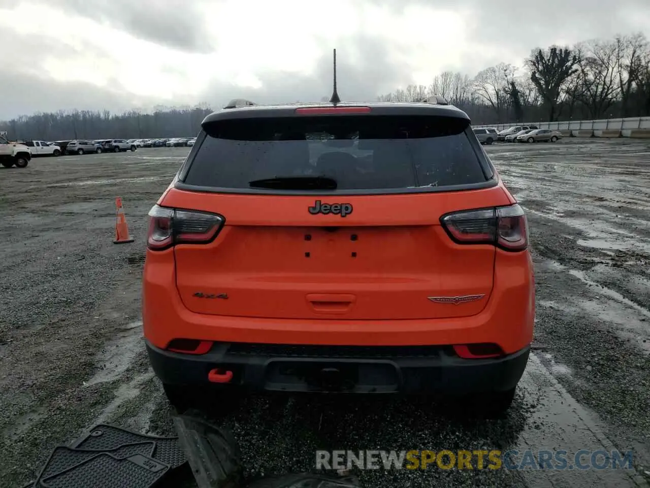 6 Photograph of a damaged car 3C4NJDDB5LT142597 JEEP COMPASS 2020