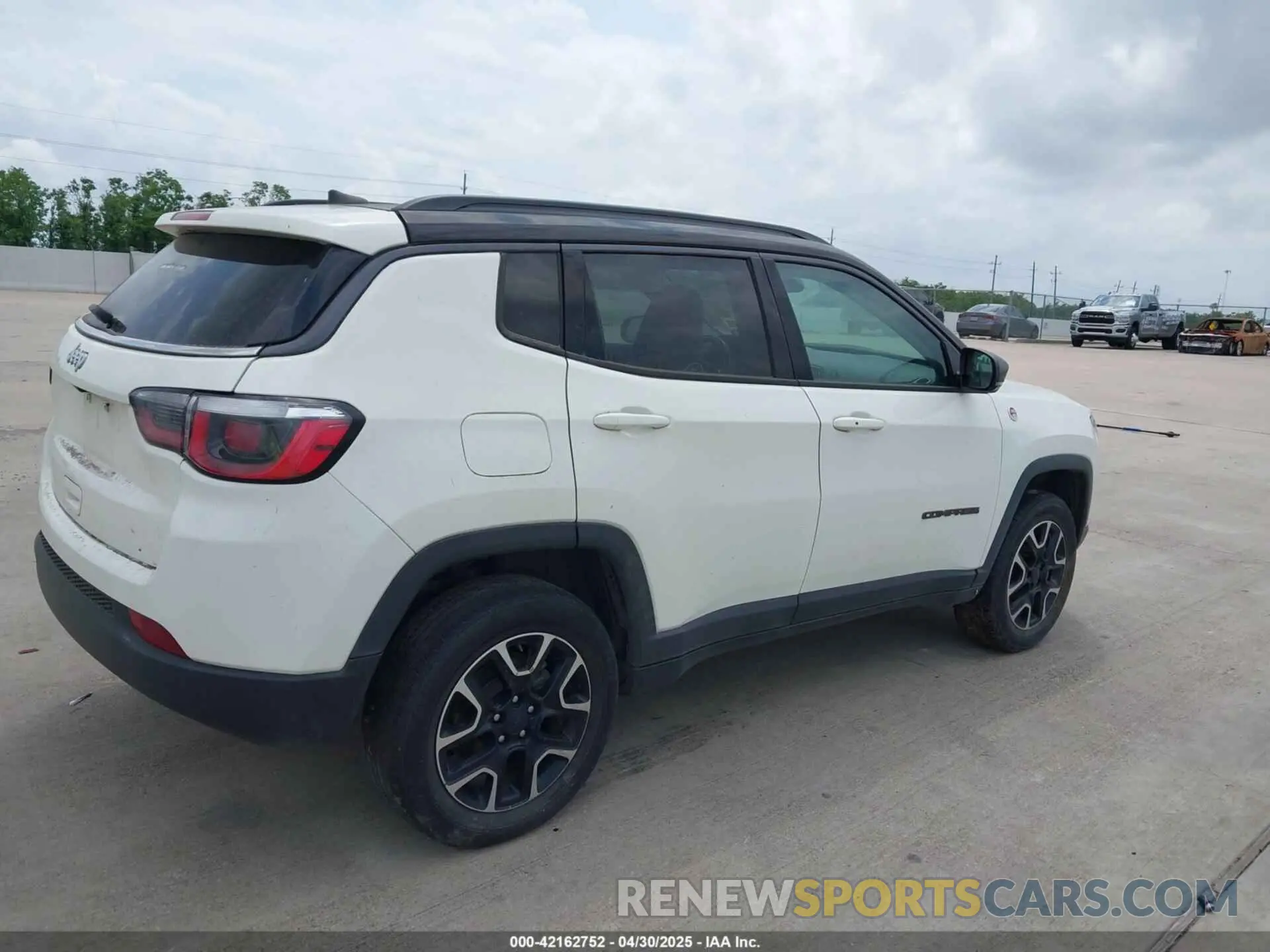 4 Фотография поврежденного автомобиля 3C4NJDDB5LT159559 JEEP COMPASS 2020