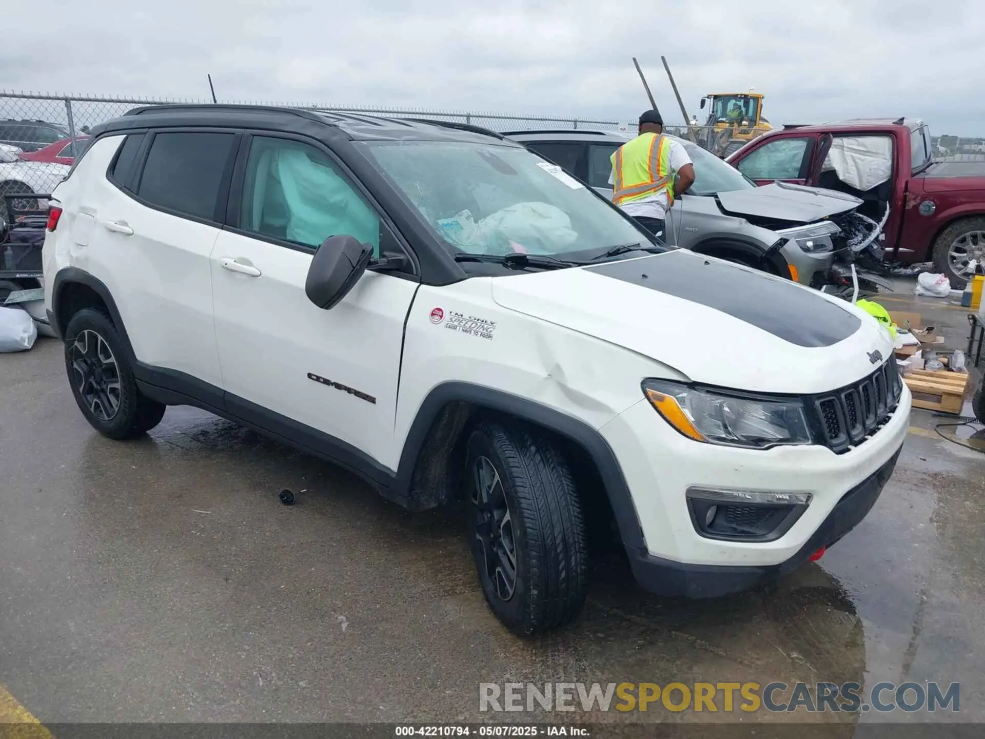 1 Фотография поврежденного автомобиля 3C4NJDDB6LT126585 JEEP COMPASS 2020