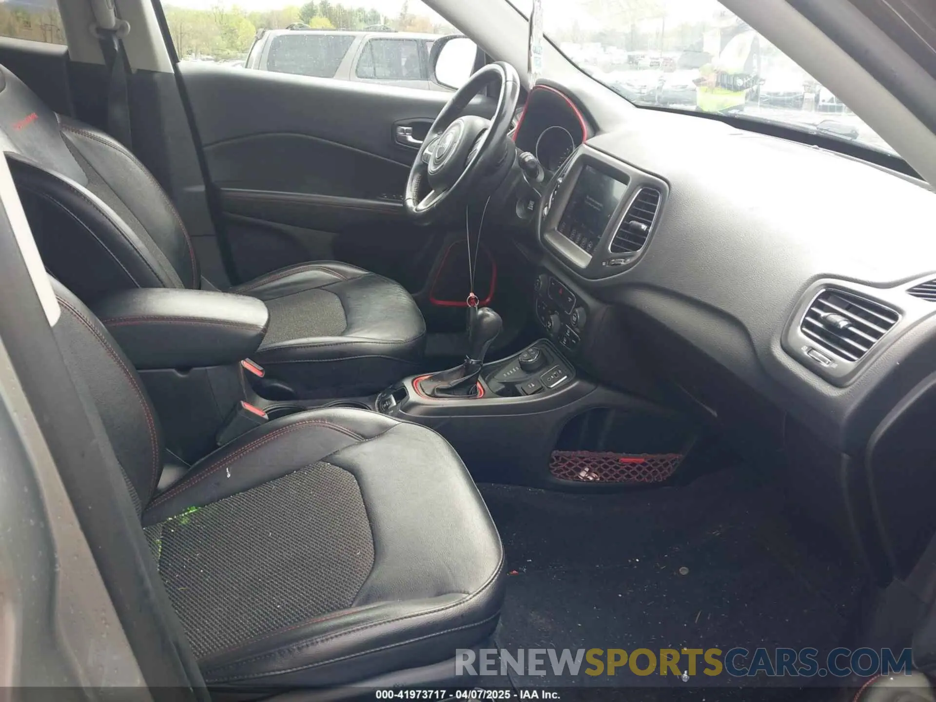 5 Photograph of a damaged car 3C4NJDDB6LT184616 JEEP COMPASS 2020