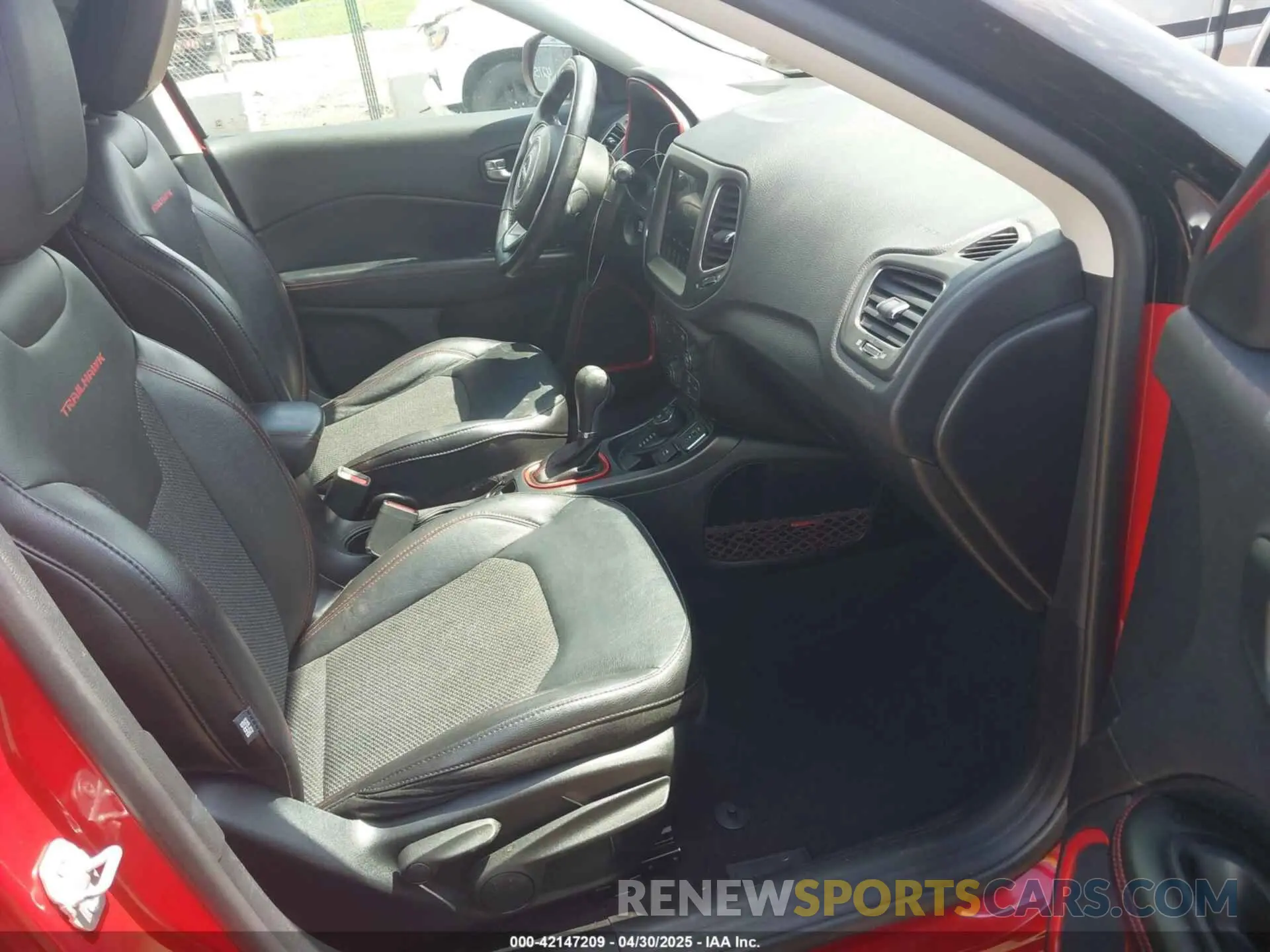 5 Фотография поврежденного автомобиля 3C4NJDDB7LT196242 JEEP COMPASS 2020
