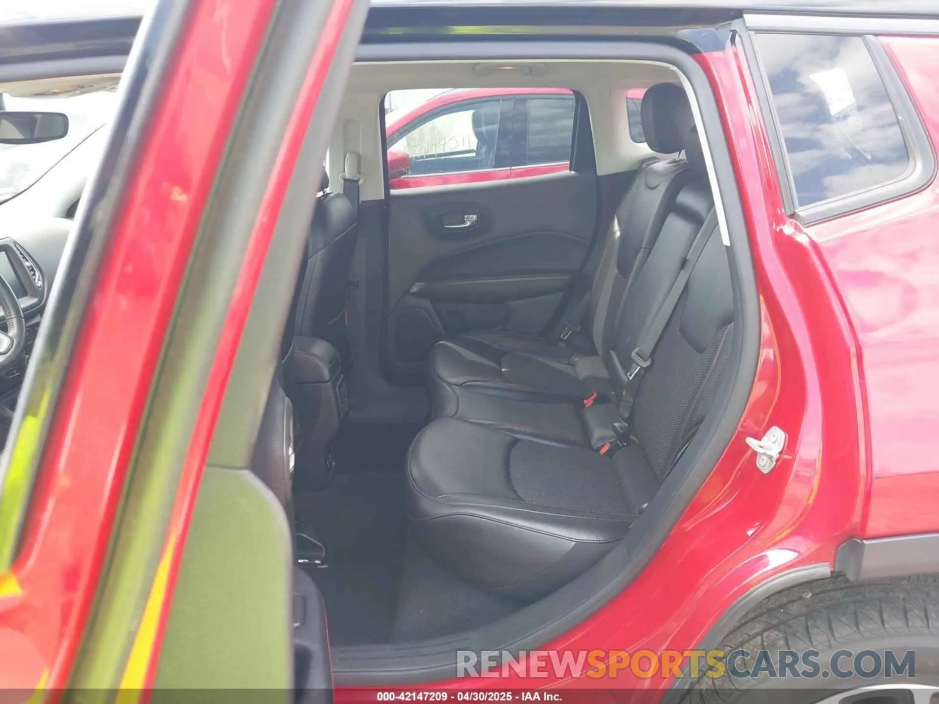 8 Фотография поврежденного автомобиля 3C4NJDDB7LT196242 JEEP COMPASS 2020