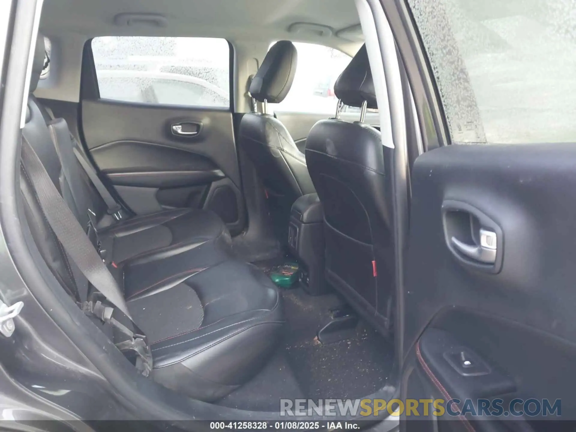 8 Photograph of a damaged car 3C4NJDDB8LT163623 JEEP COMPASS 2020