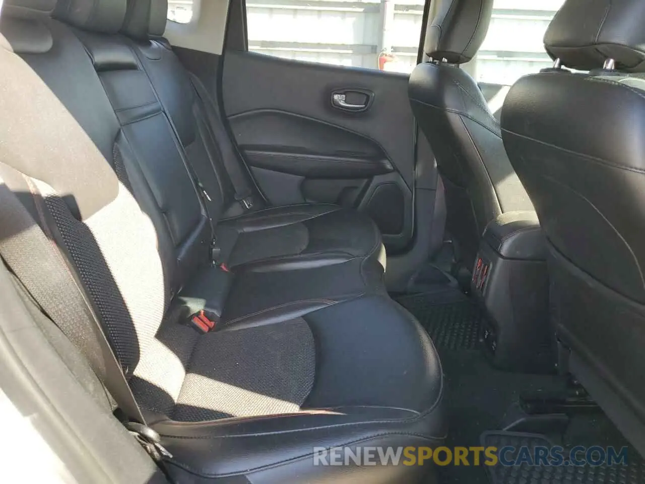 11 Photograph of a damaged car 3C4NJDDB9LT106573 JEEP COMPASS 2020