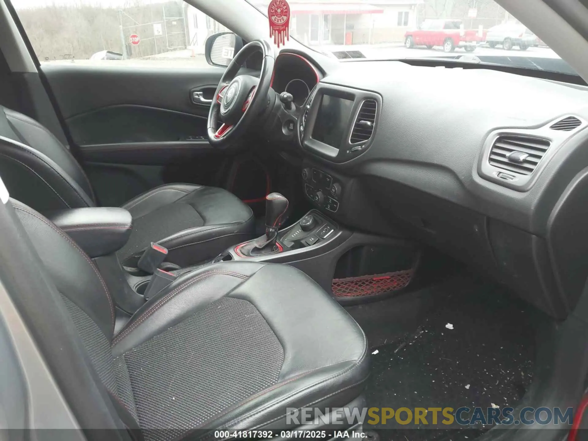 5 Photograph of a damaged car 3C4NJDDB9LT127231 JEEP COMPASS 2020