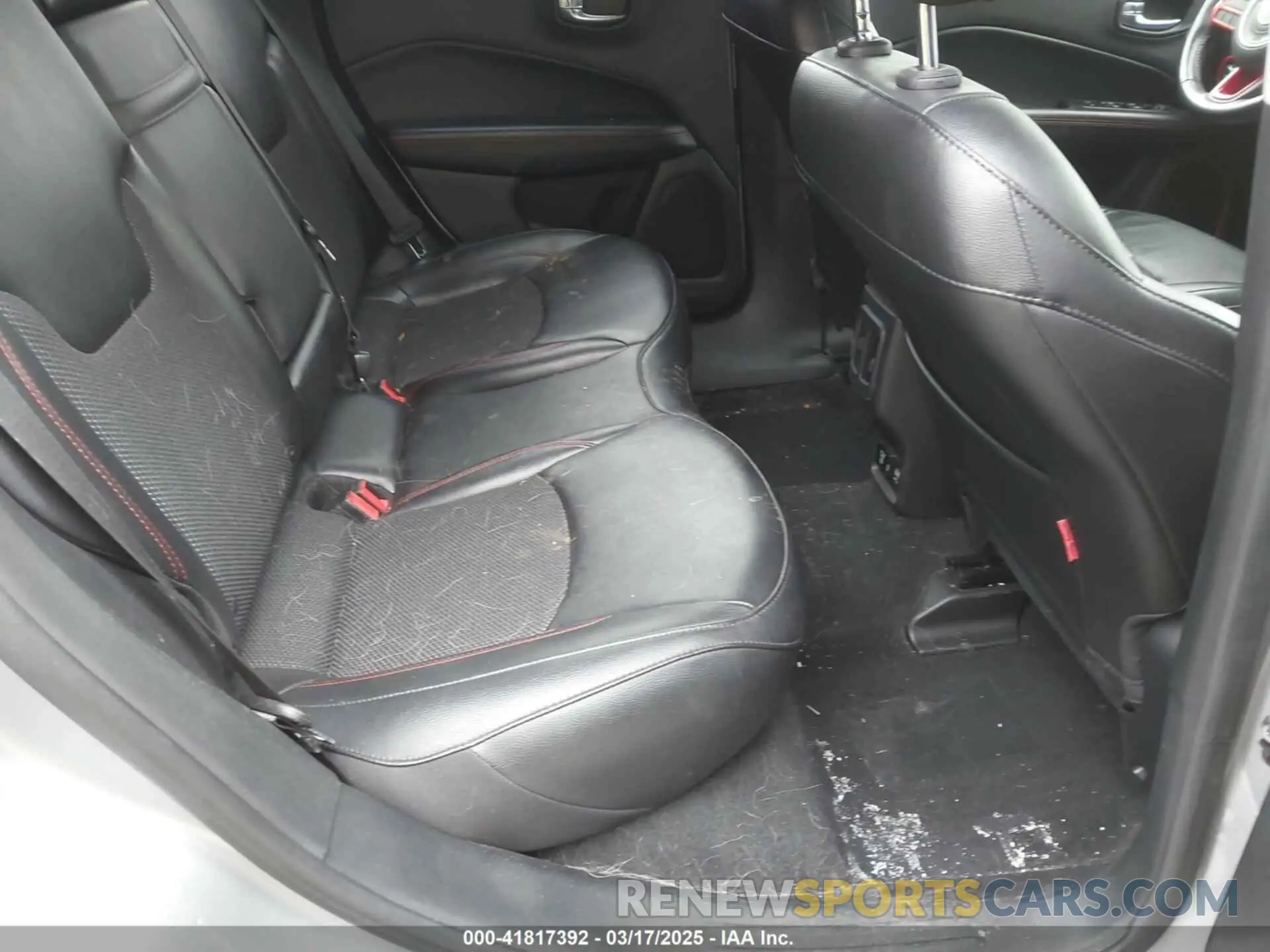 8 Photograph of a damaged car 3C4NJDDB9LT127231 JEEP COMPASS 2020