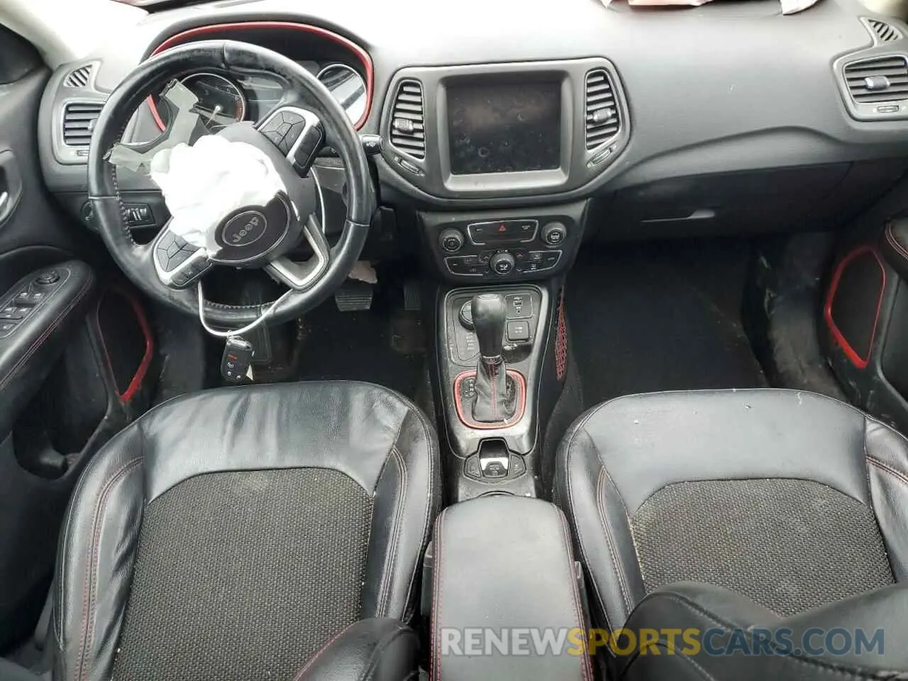 8 Photograph of a damaged car 3C4NJDDB9LT222694 JEEP COMPASS 2020