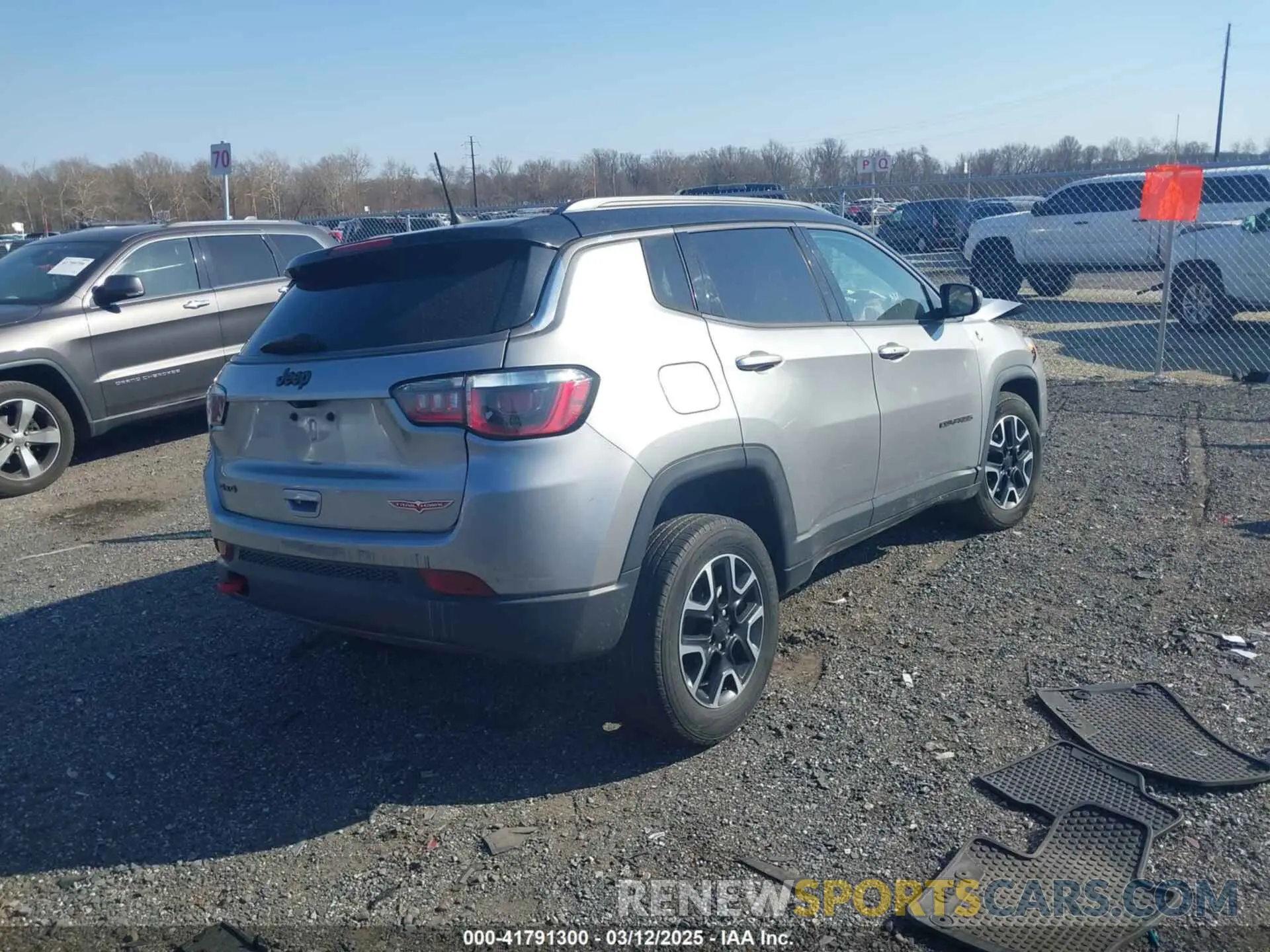 4 Photograph of a damaged car 3C4NJDDBXLT106663 JEEP COMPASS 2020