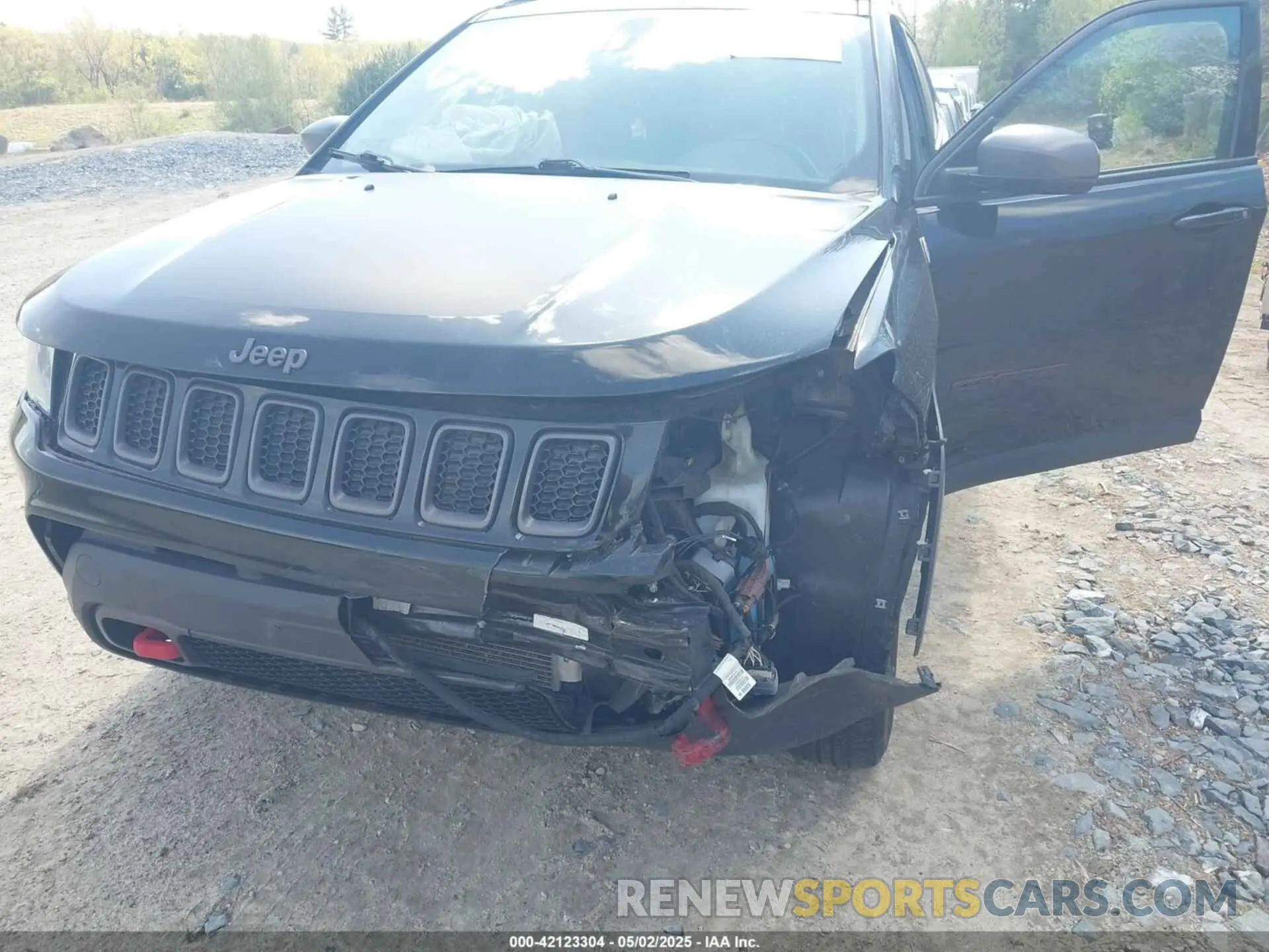 6 Photograph of a damaged car 3C4NJDDBXLT124130 JEEP COMPASS 2020