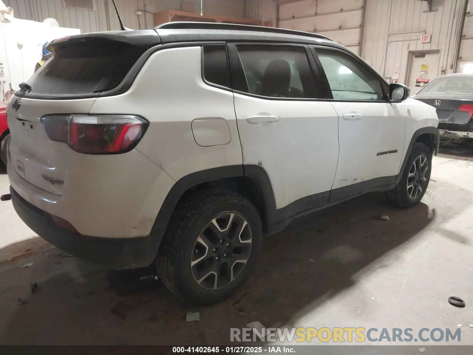 4 Photograph of a damaged car 3C4NJDDBXLT203488 JEEP COMPASS 2020