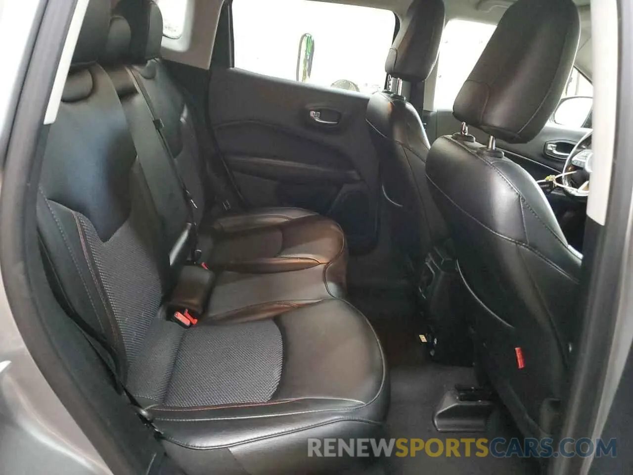 11 Photograph of a damaged car 3C4NJDDBXLT207864 JEEP COMPASS 2020