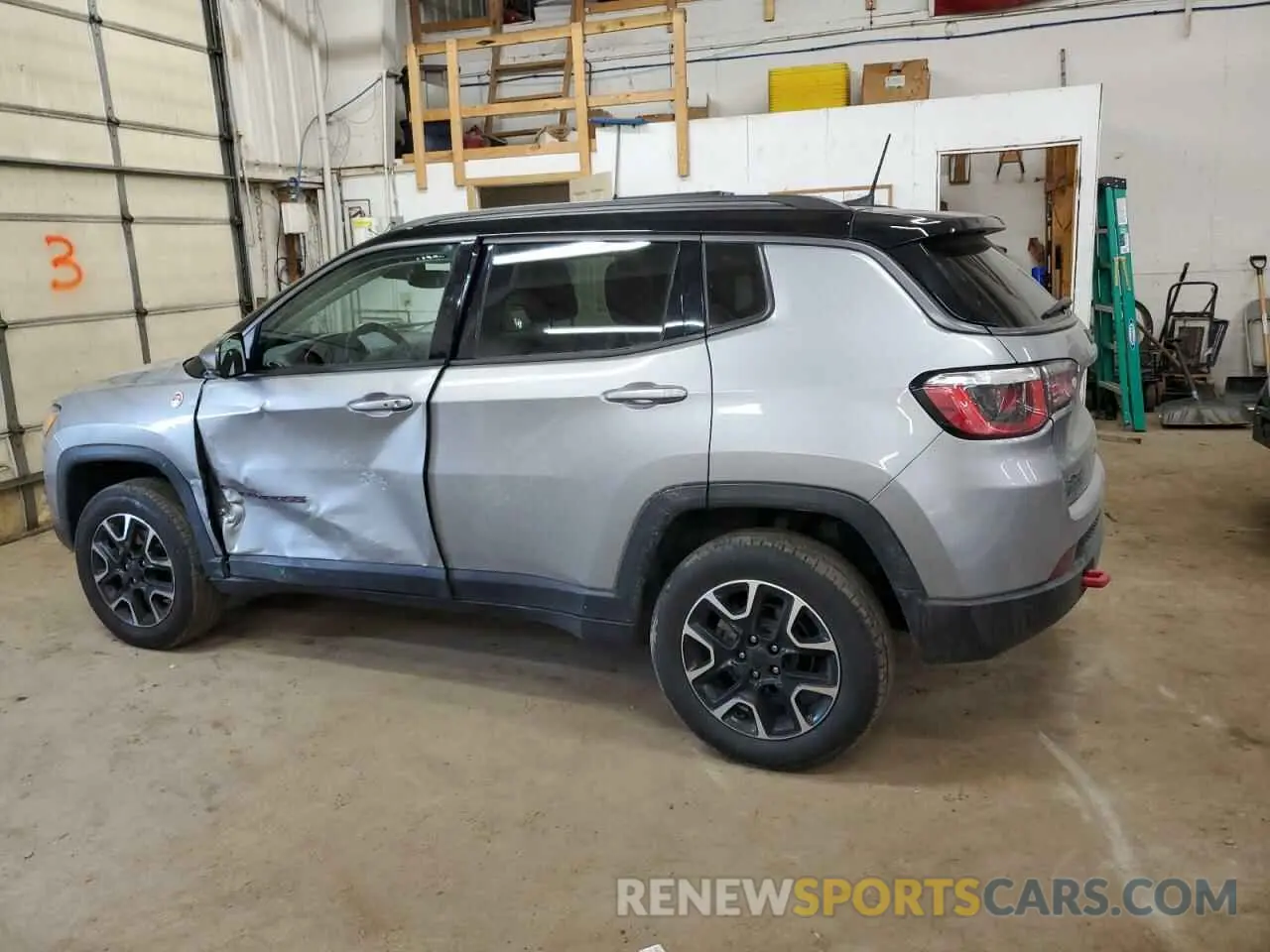 2 Photograph of a damaged car 3C4NJDDBXLT207864 JEEP COMPASS 2020