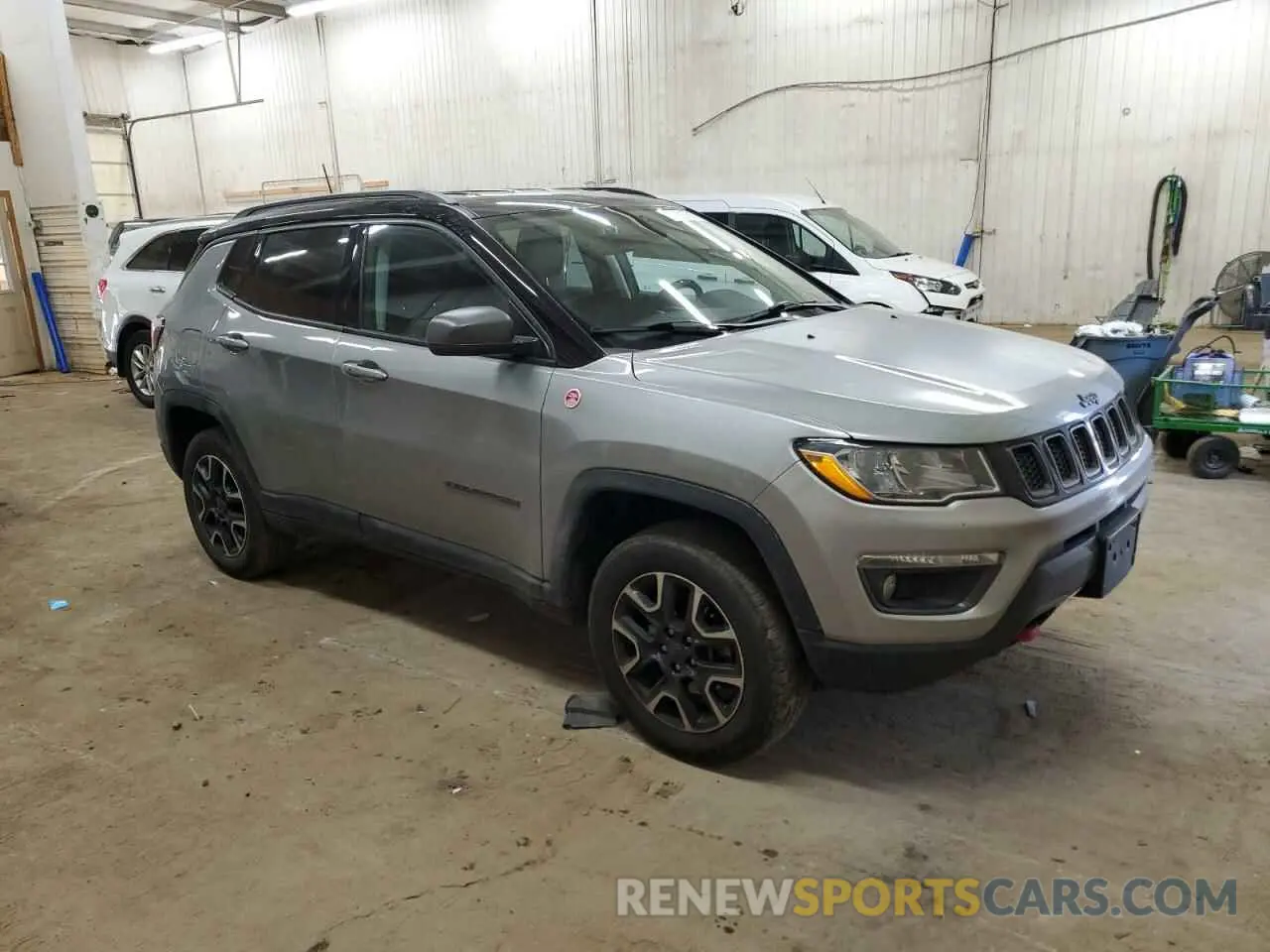 4 Photograph of a damaged car 3C4NJDDBXLT207864 JEEP COMPASS 2020