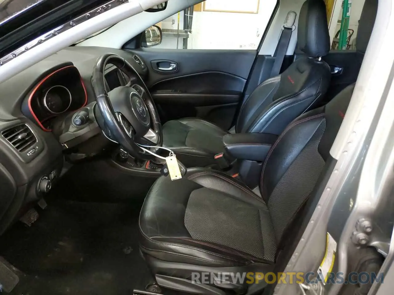 7 Photograph of a damaged car 3C4NJDDBXLT207864 JEEP COMPASS 2020