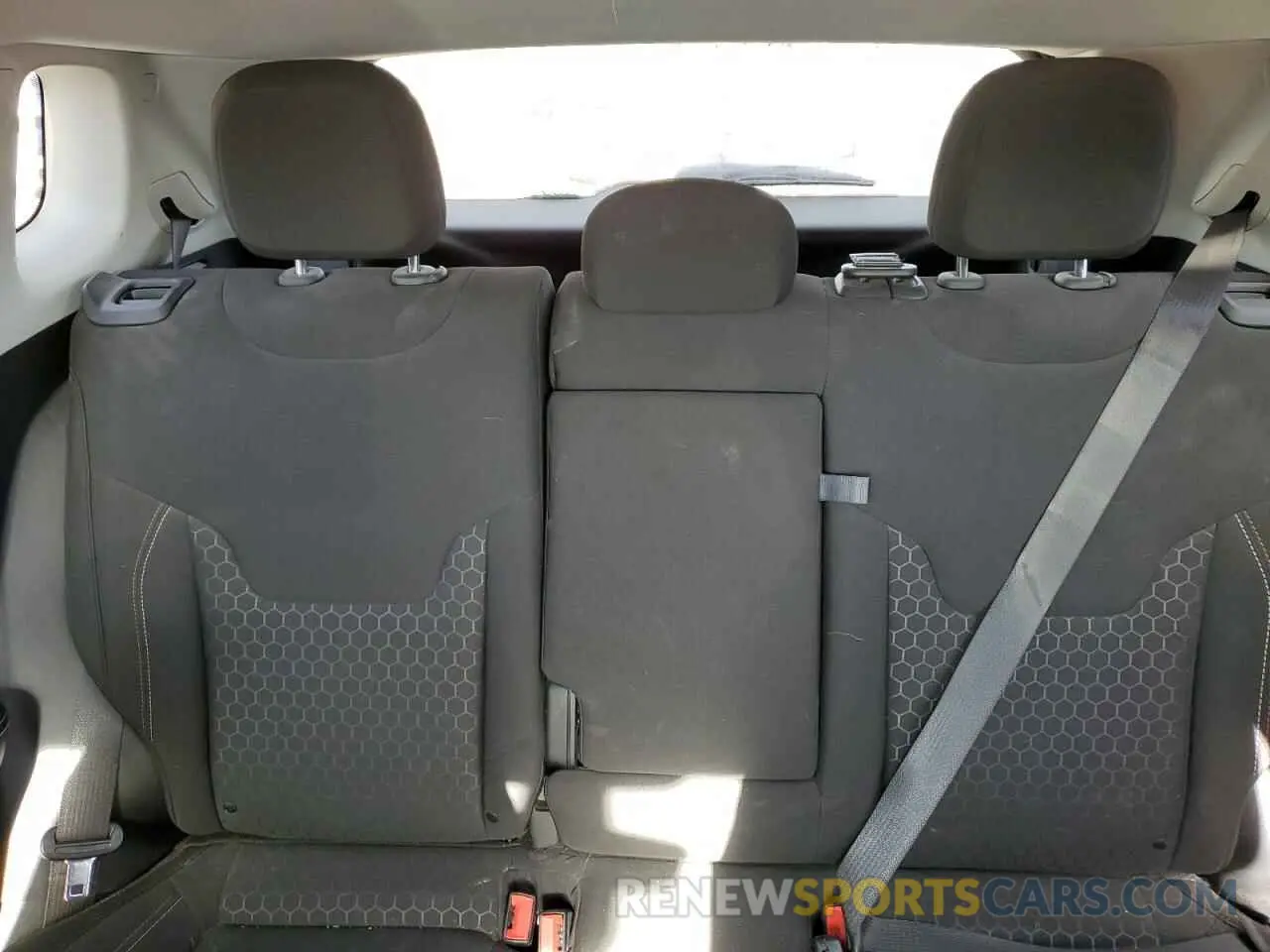 10 Photograph of a damaged car 3C4NJCAB0MT553051 JEEP COMPASS 2021