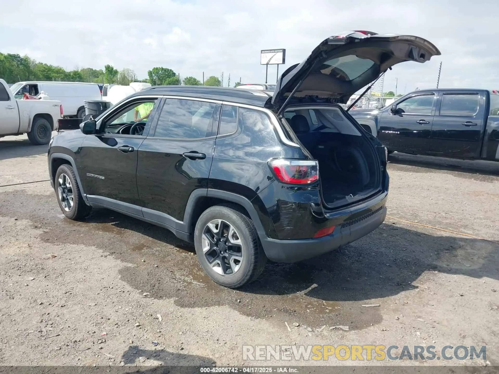 3 Photograph of a damaged car 3C4NJCBB0MT502423 JEEP COMPASS 2021