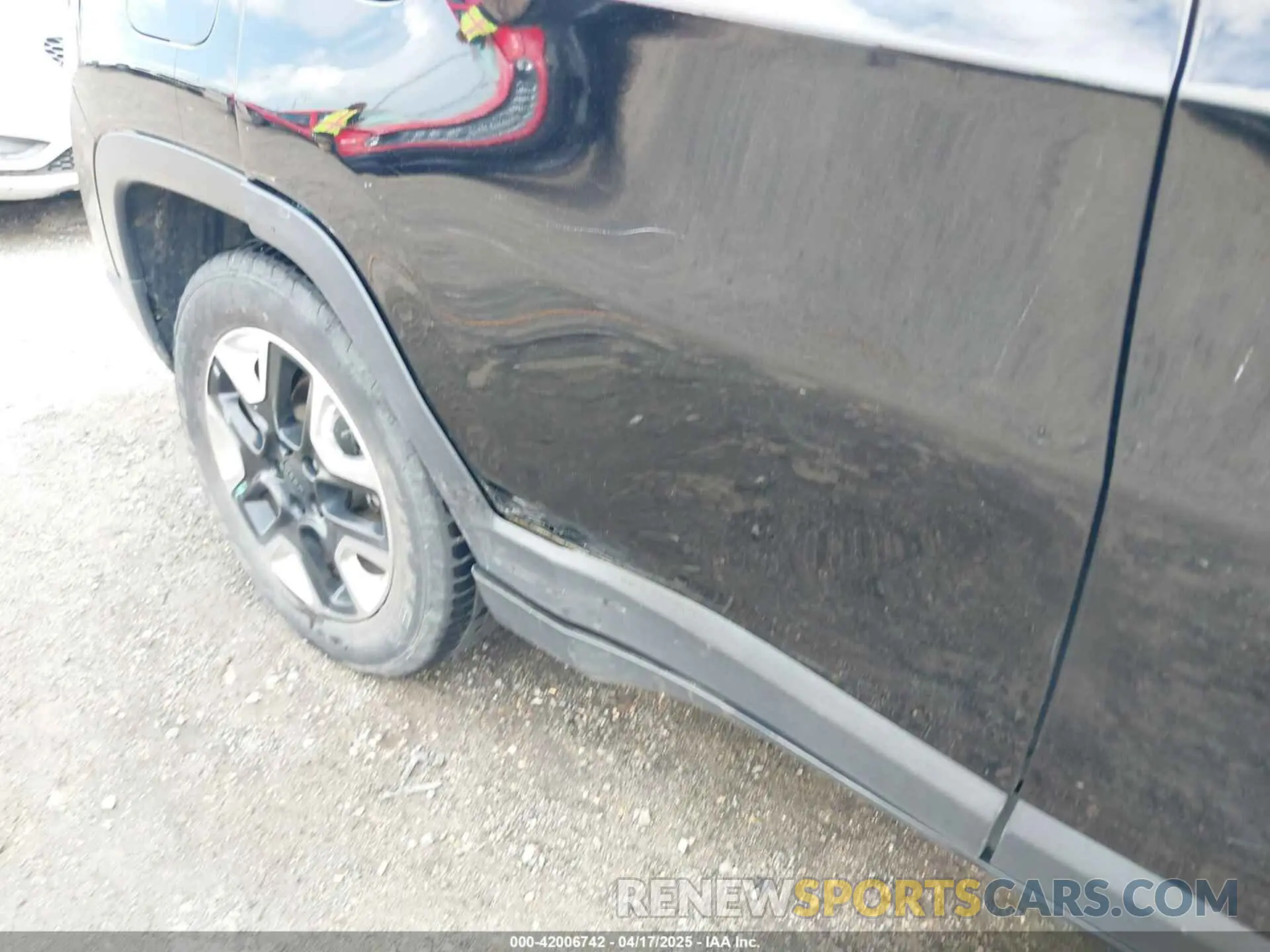 6 Photograph of a damaged car 3C4NJCBB0MT502423 JEEP COMPASS 2021