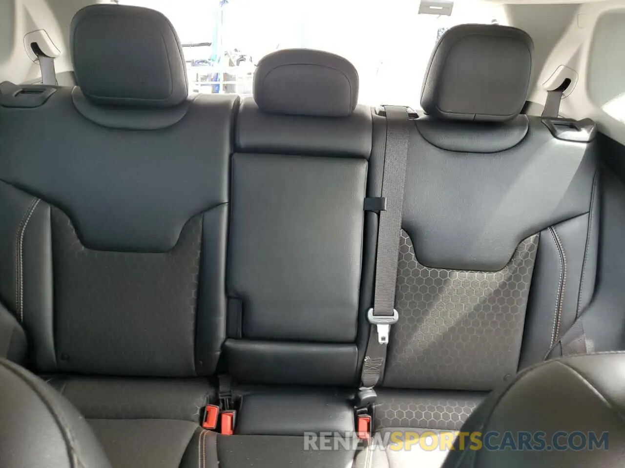 10 Photograph of a damaged car 3C4NJCBB1MT505377 JEEP COMPASS 2021