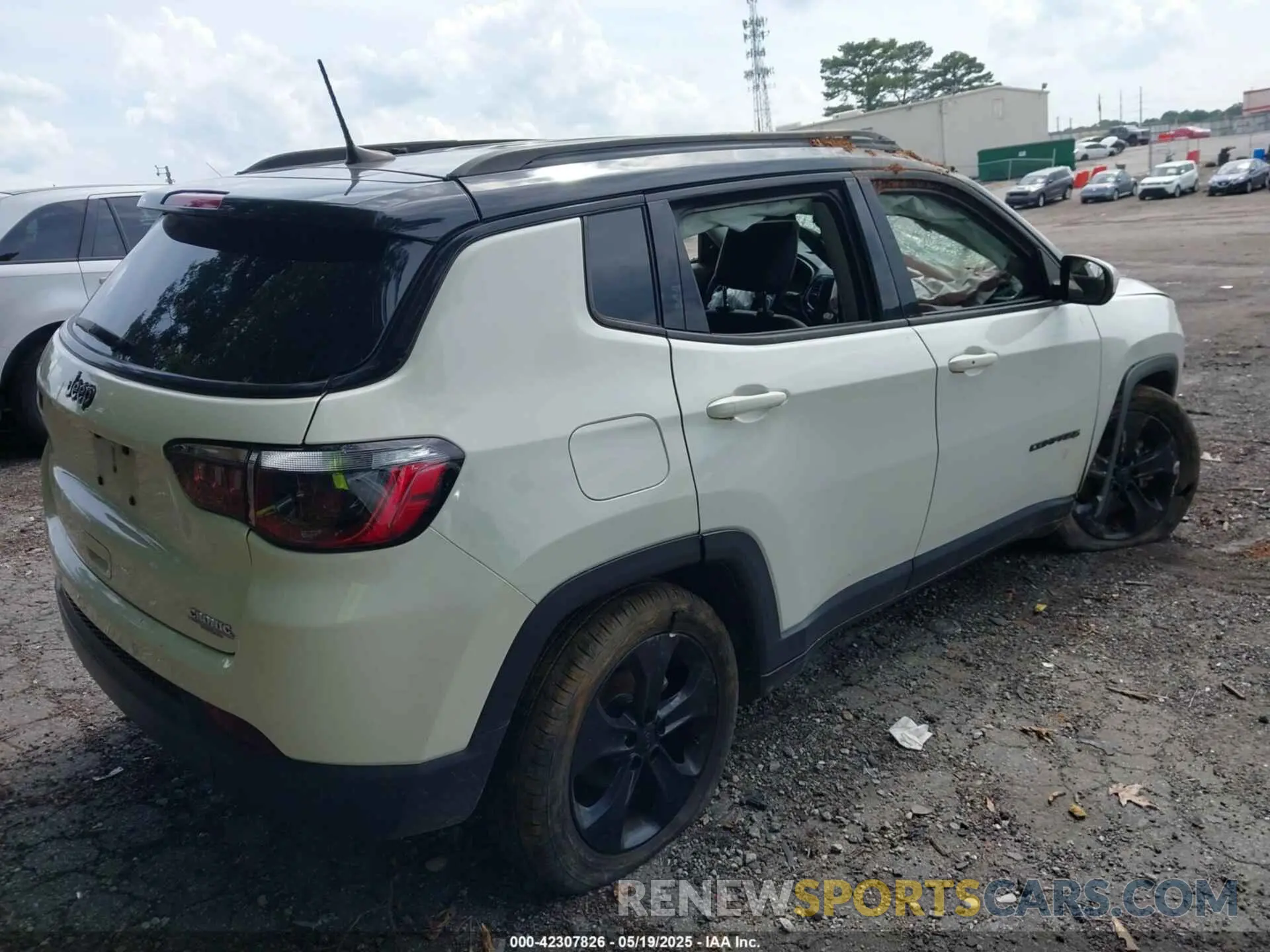 4 Photograph of a damaged car 3C4NJCBB2MT555835 JEEP COMPASS 2021