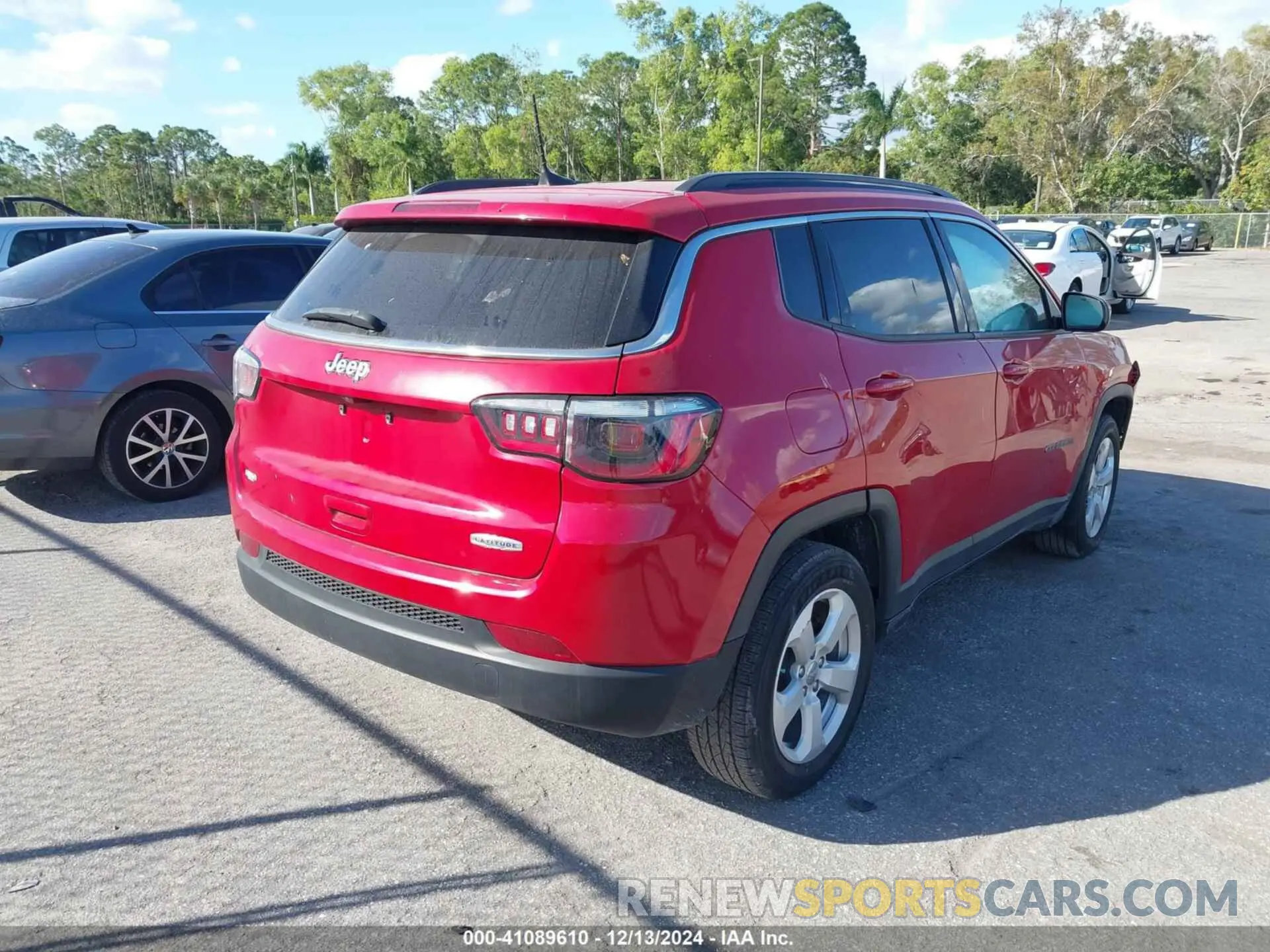 4 Photograph of a damaged car 3C4NJCBB4MT592188 JEEP COMPASS 2021