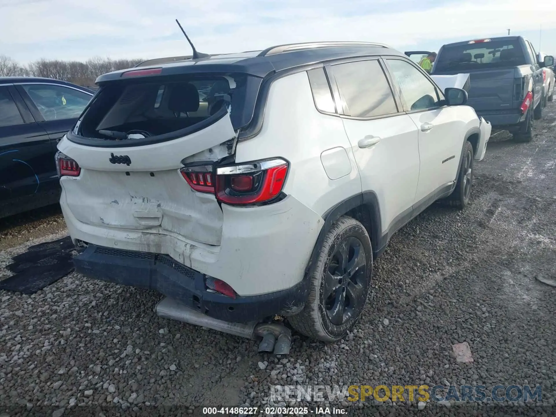 4 Photograph of a damaged car 3C4NJCBB4MT603884 JEEP COMPASS 2021