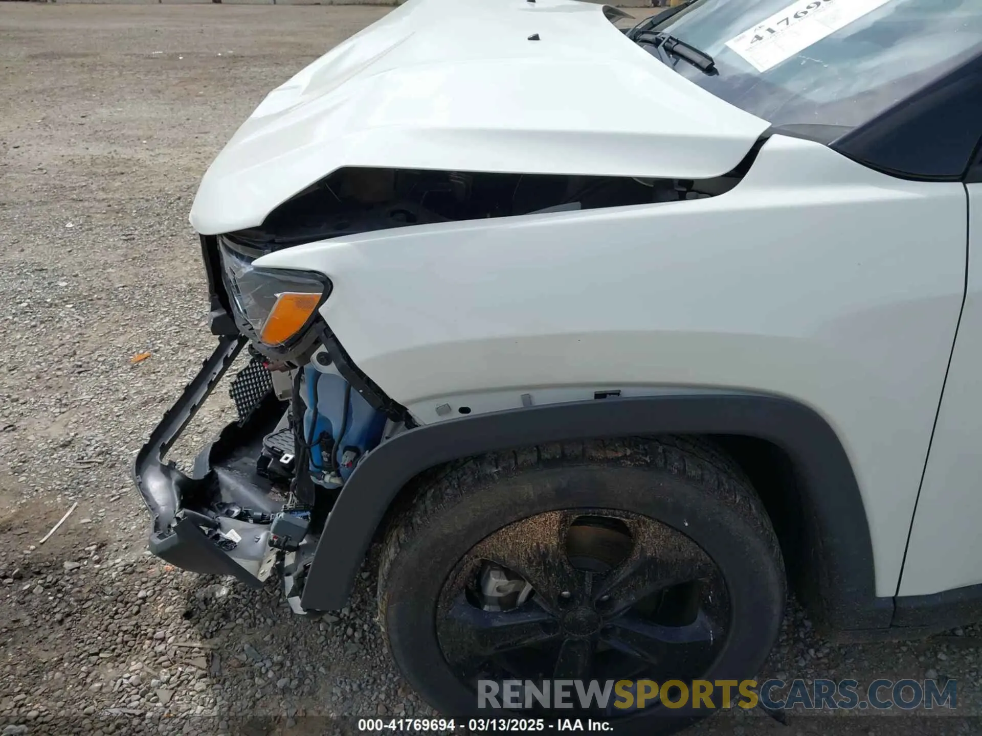 18 Photograph of a damaged car 3C4NJCBB6MT587350 JEEP COMPASS 2021