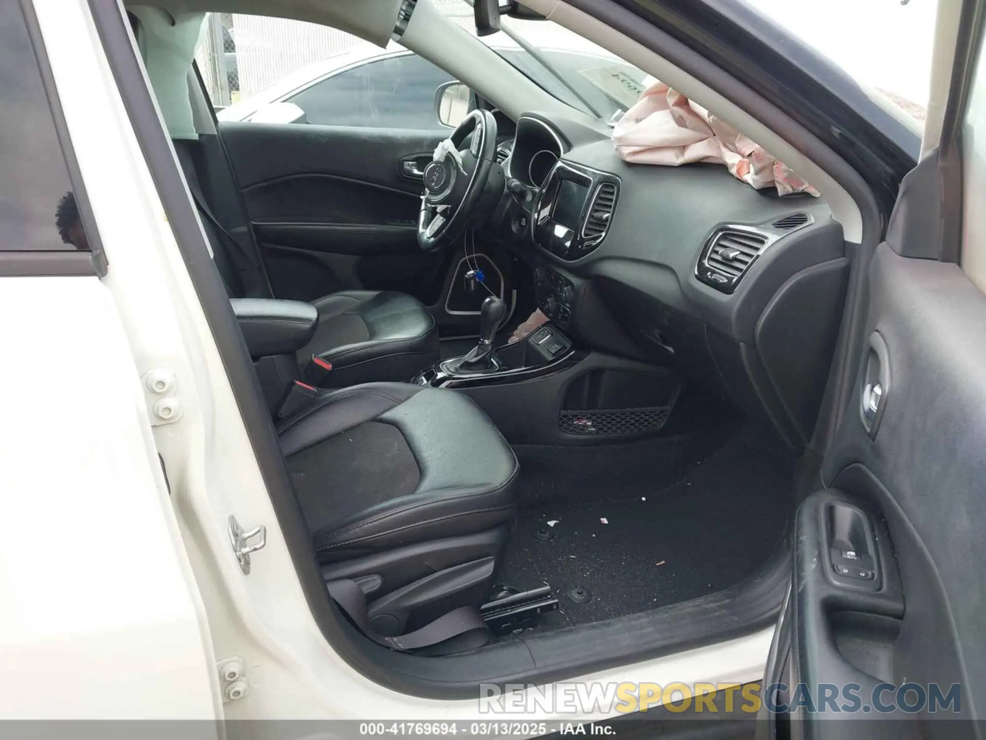 5 Photograph of a damaged car 3C4NJCBB6MT587350 JEEP COMPASS 2021