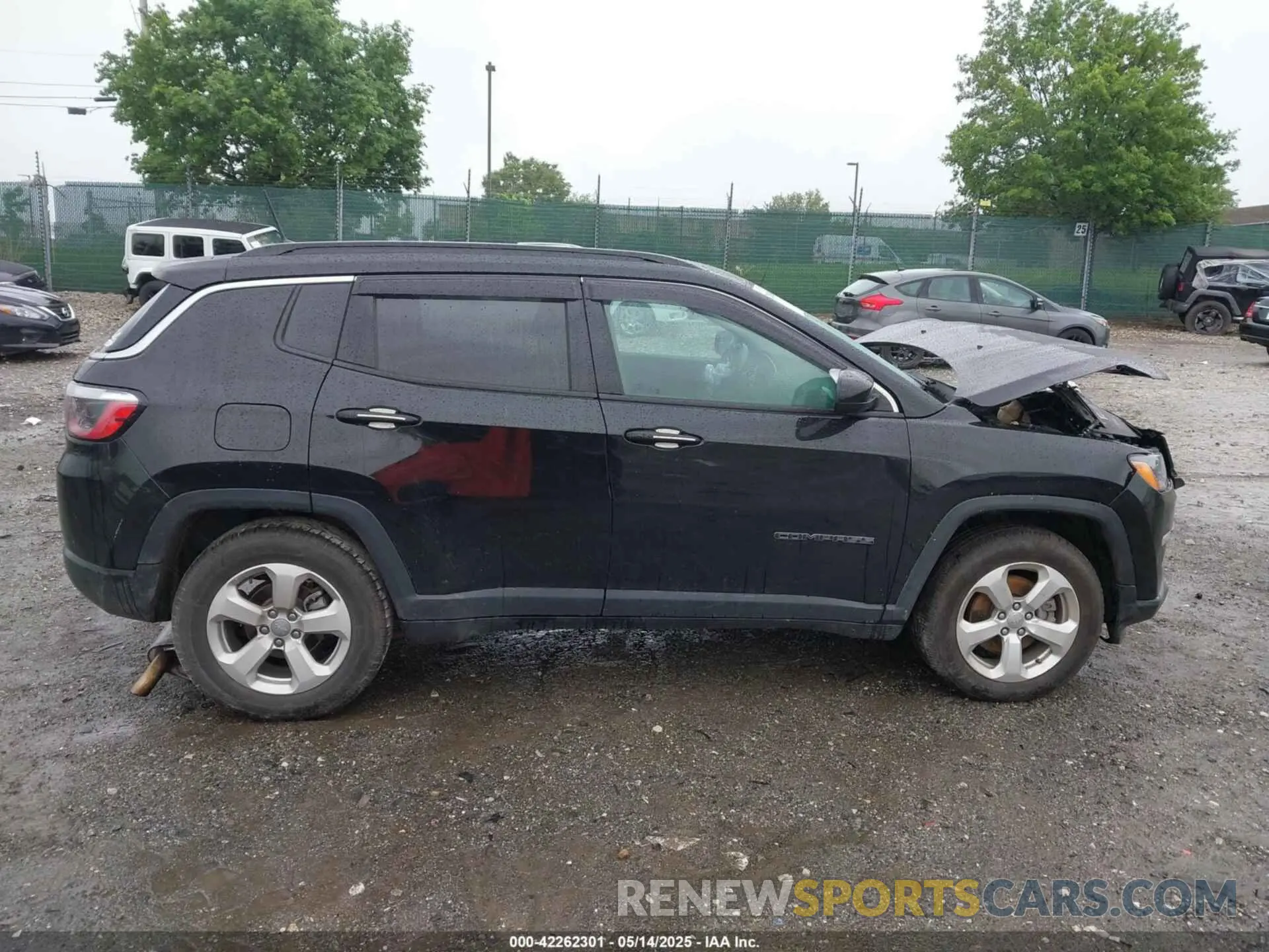 14 Photograph of a damaged car 3C4NJCBB7MT592525 JEEP COMPASS 2021