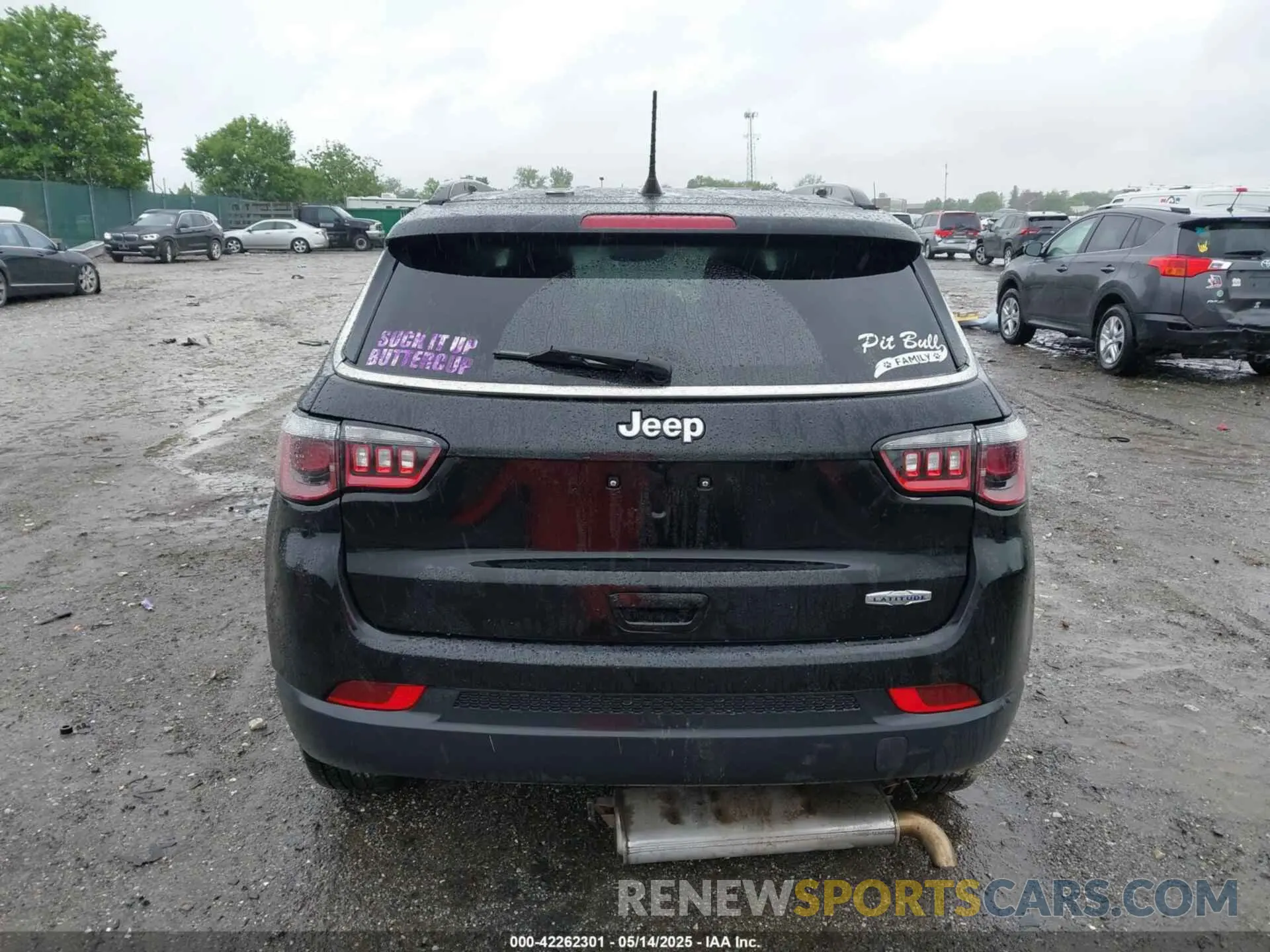 17 Photograph of a damaged car 3C4NJCBB7MT592525 JEEP COMPASS 2021