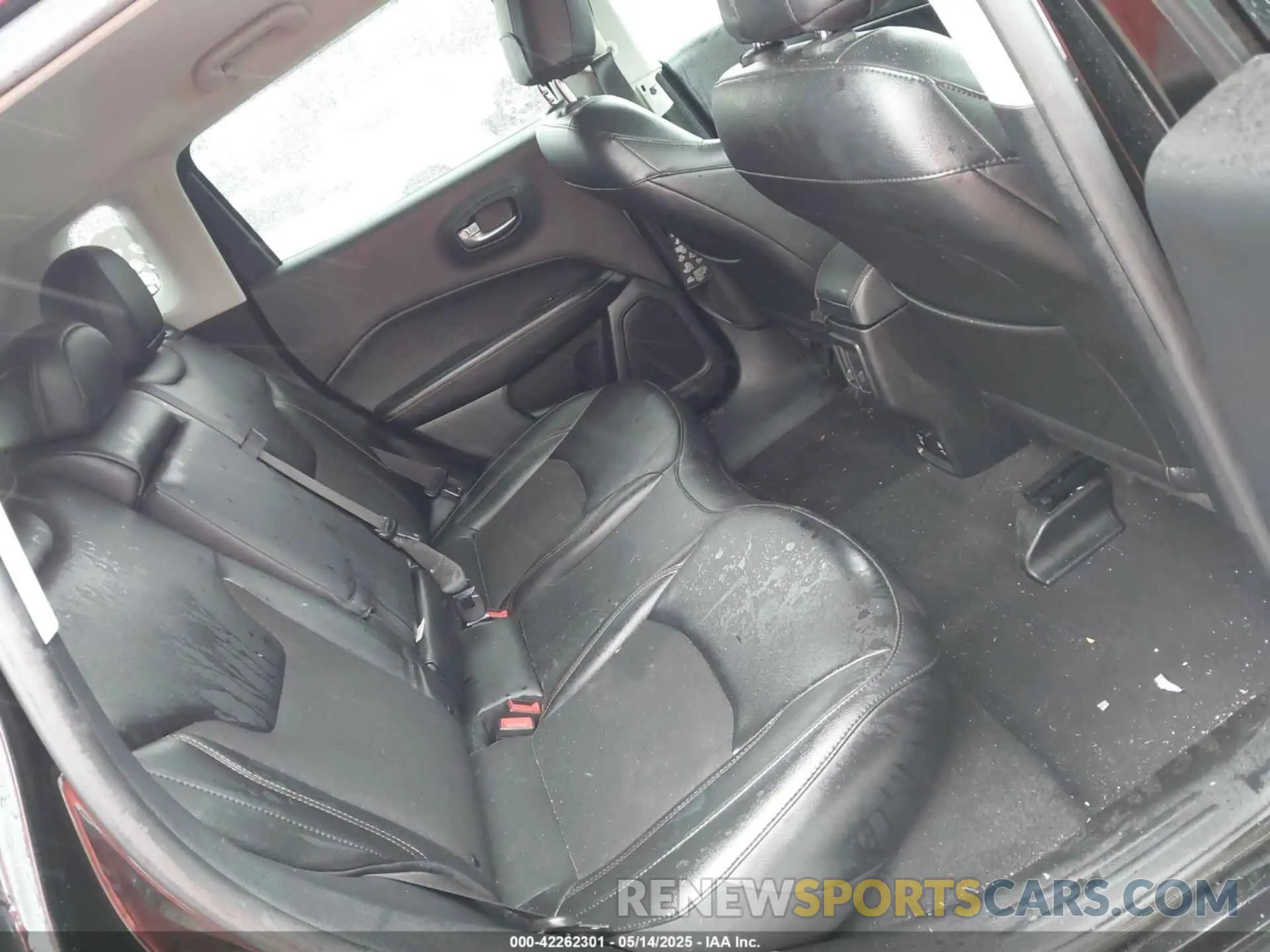 8 Photograph of a damaged car 3C4NJCBB7MT592525 JEEP COMPASS 2021
