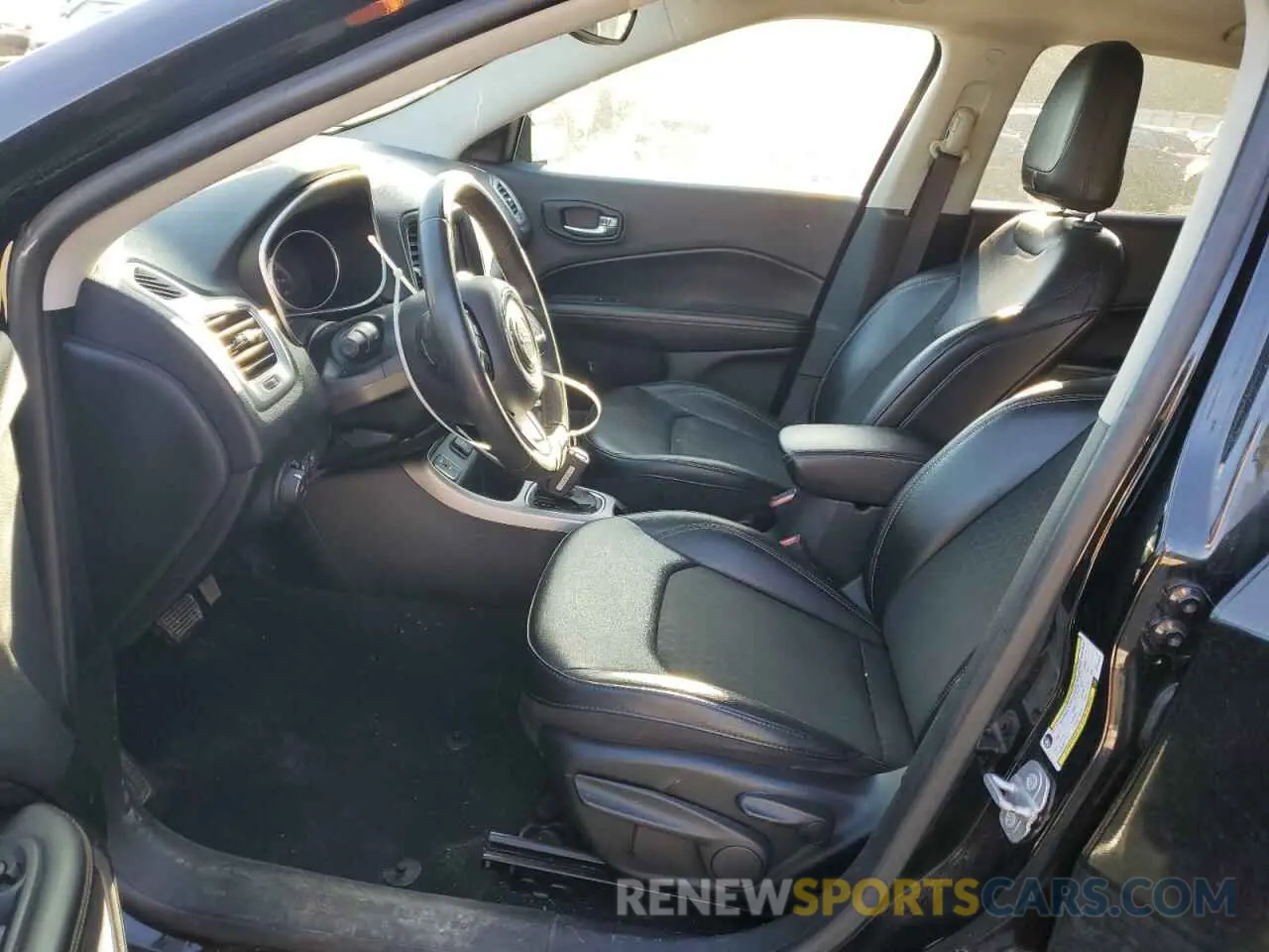 7 Photograph of a damaged car 3C4NJCBBXMT574049 JEEP COMPASS 2021