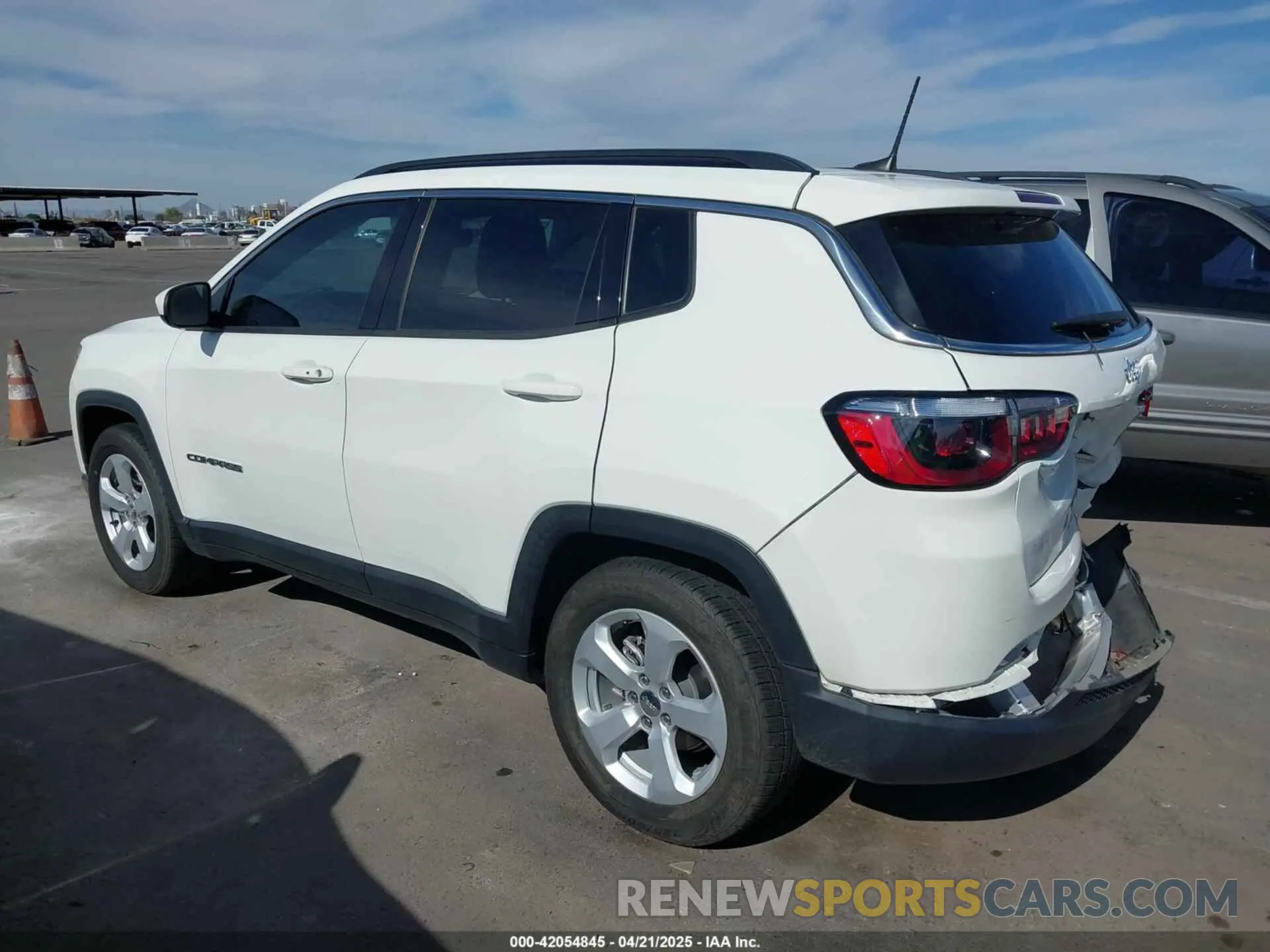 3 Фотография поврежденного автомобиля 3C4NJCBBXMT581213 JEEP COMPASS 2021