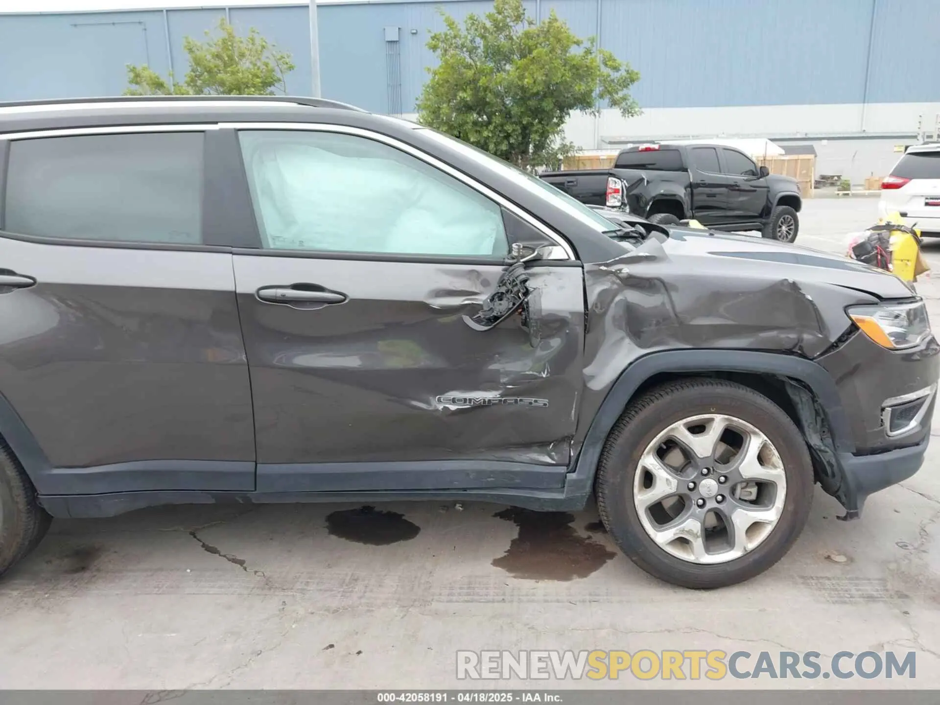 6 Photograph of a damaged car 3C4NJCCB0MT571336 JEEP COMPASS 2021