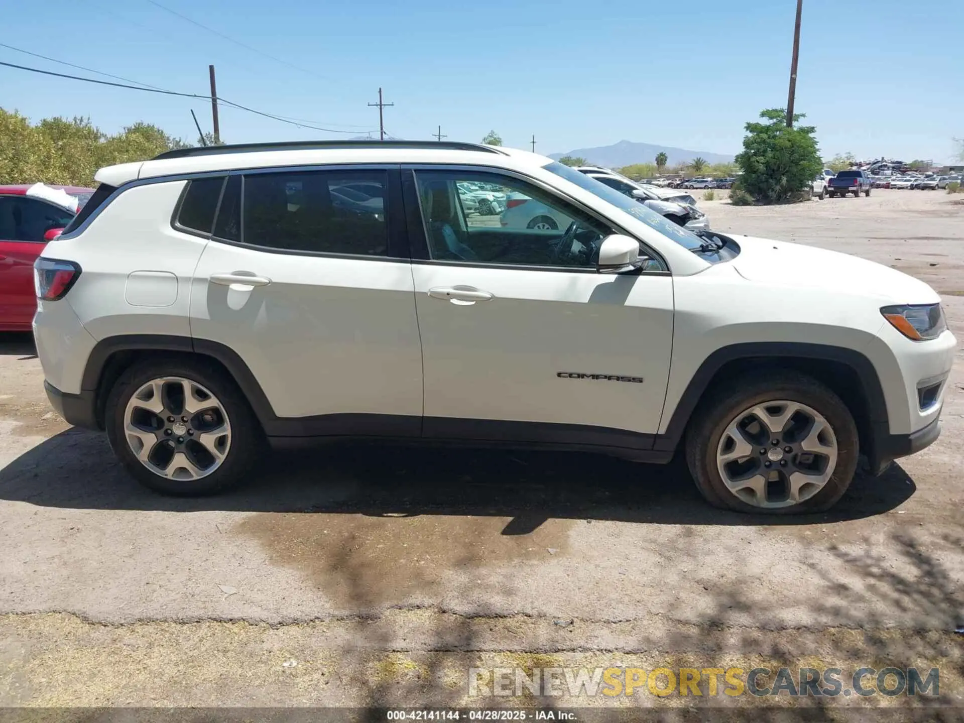 13 Photograph of a damaged car 3C4NJCCB1MT555775 JEEP COMPASS 2021