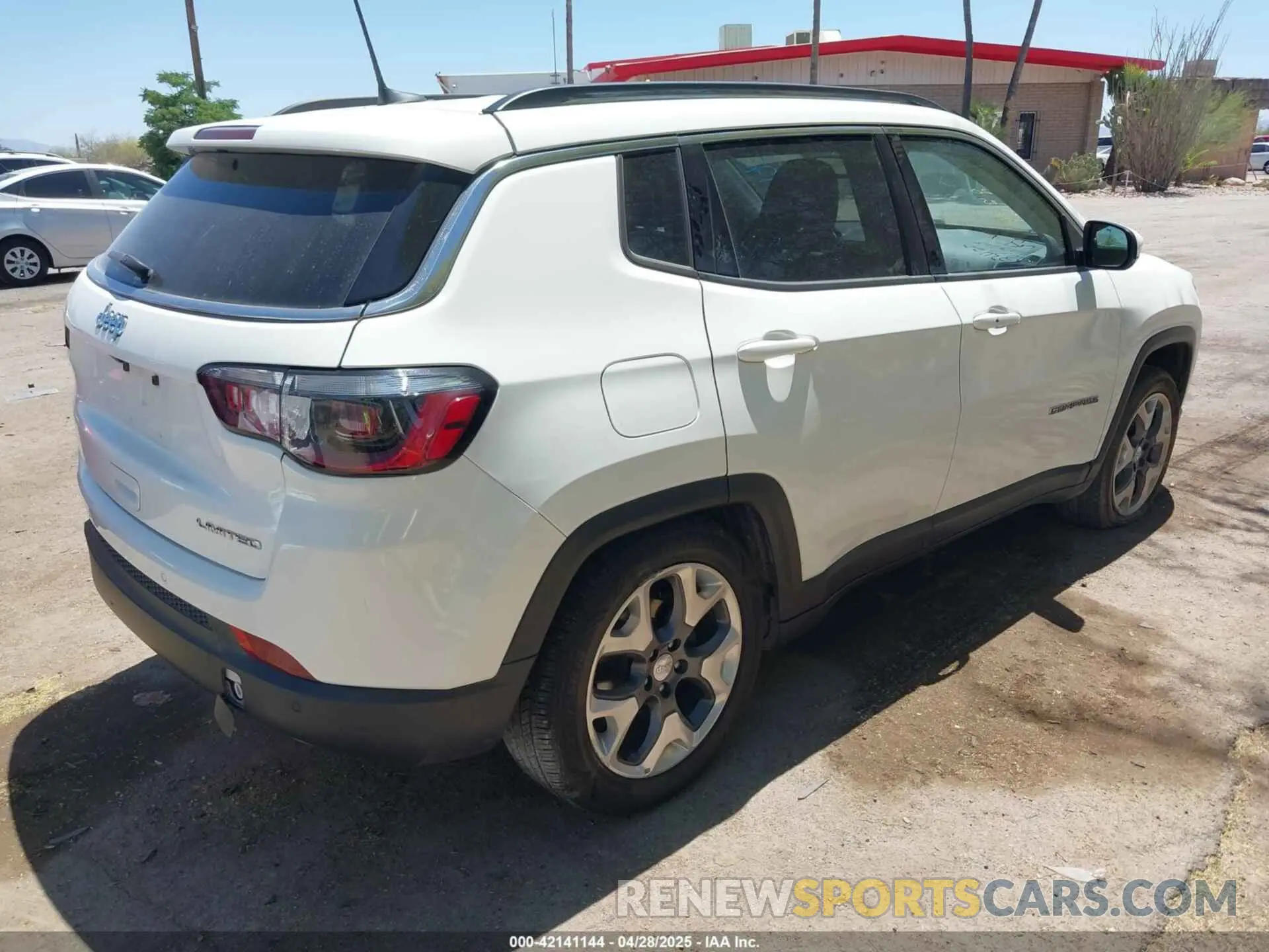 4 Photograph of a damaged car 3C4NJCCB1MT555775 JEEP COMPASS 2021