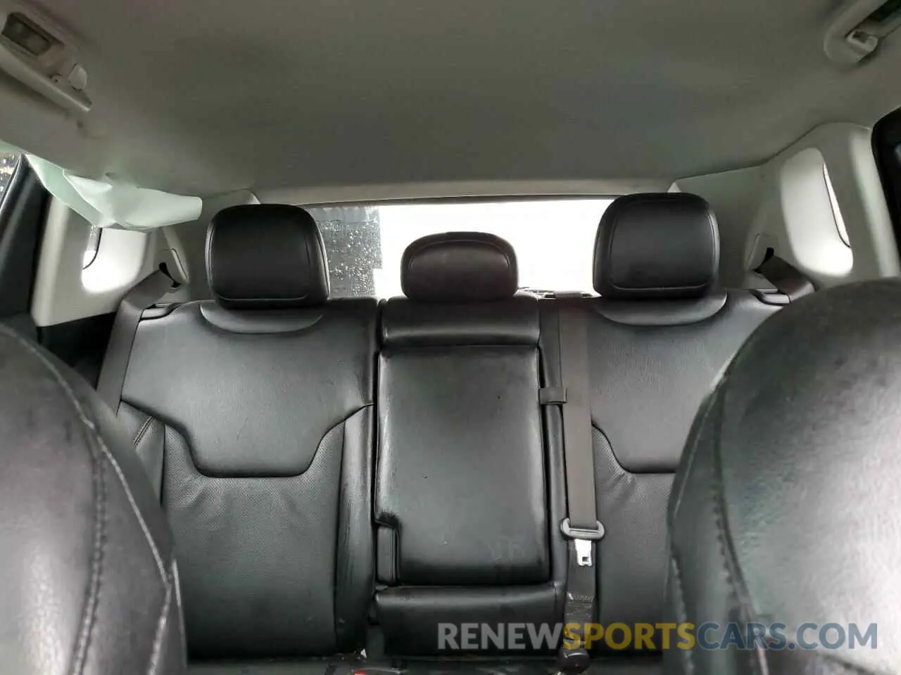 10 Photograph of a damaged car 3C4NJCCB5MT526425 JEEP COMPASS 2021