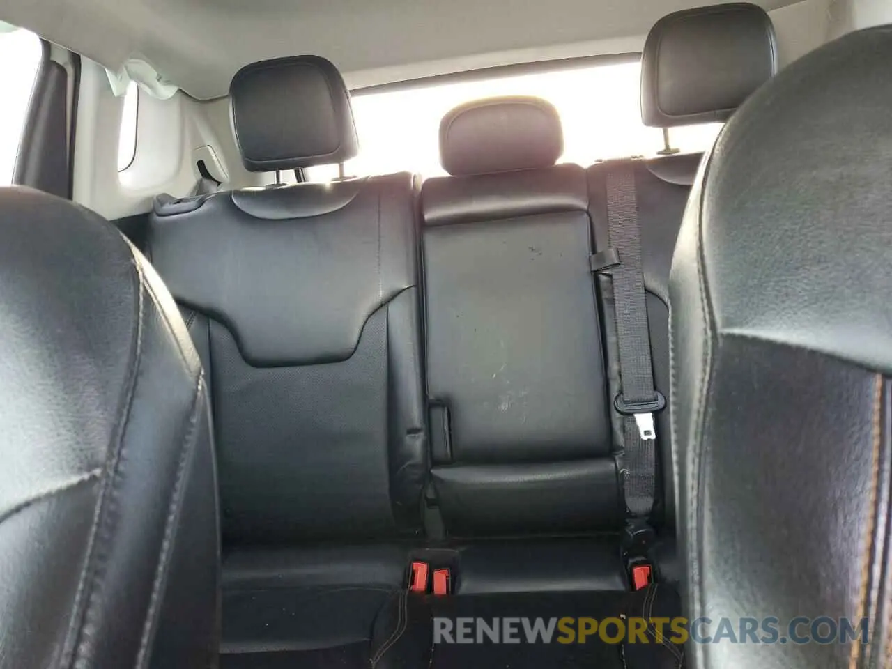 10 Photograph of a damaged car 3C4NJCCB8MT517864 JEEP COMPASS 2021