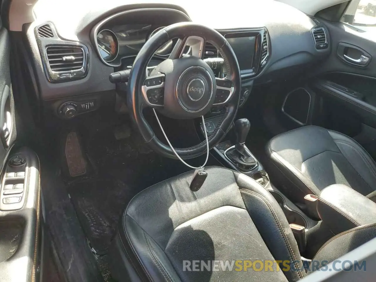 8 Photograph of a damaged car 3C4NJCCB8MT580429 JEEP COMPASS 2021