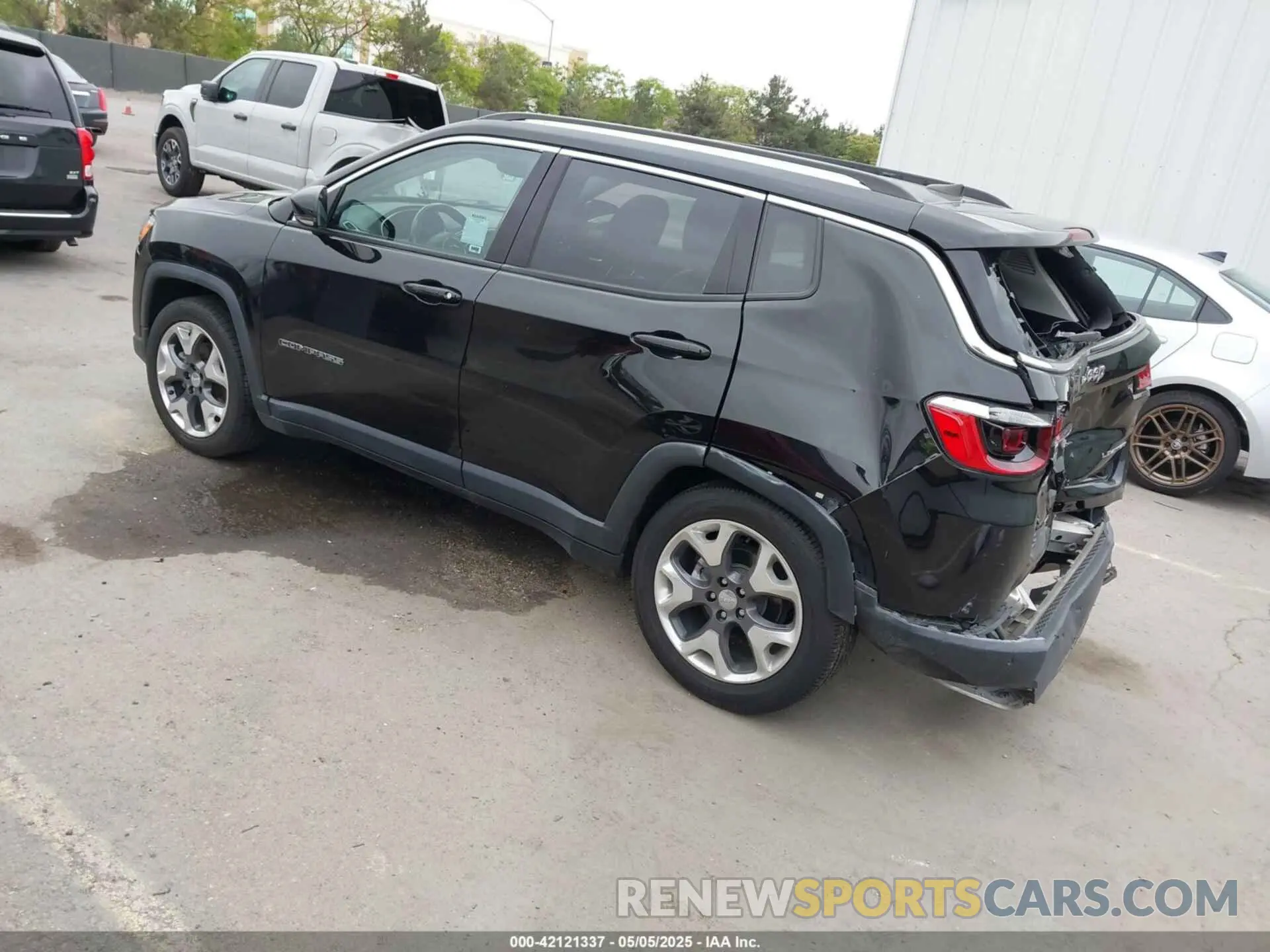 3 Photograph of a damaged car 3C4NJCCB9MT589866 JEEP COMPASS 2021