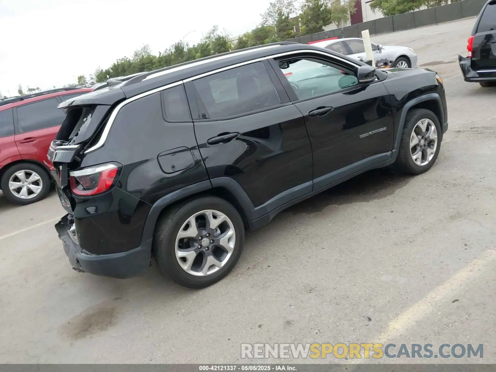 4 Photograph of a damaged car 3C4NJCCB9MT589866 JEEP COMPASS 2021