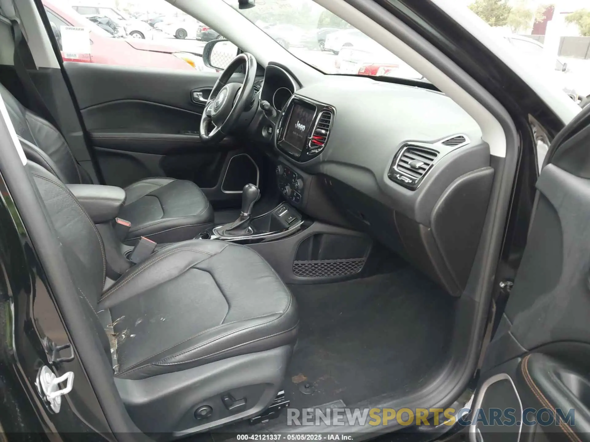 5 Photograph of a damaged car 3C4NJCCB9MT589866 JEEP COMPASS 2021
