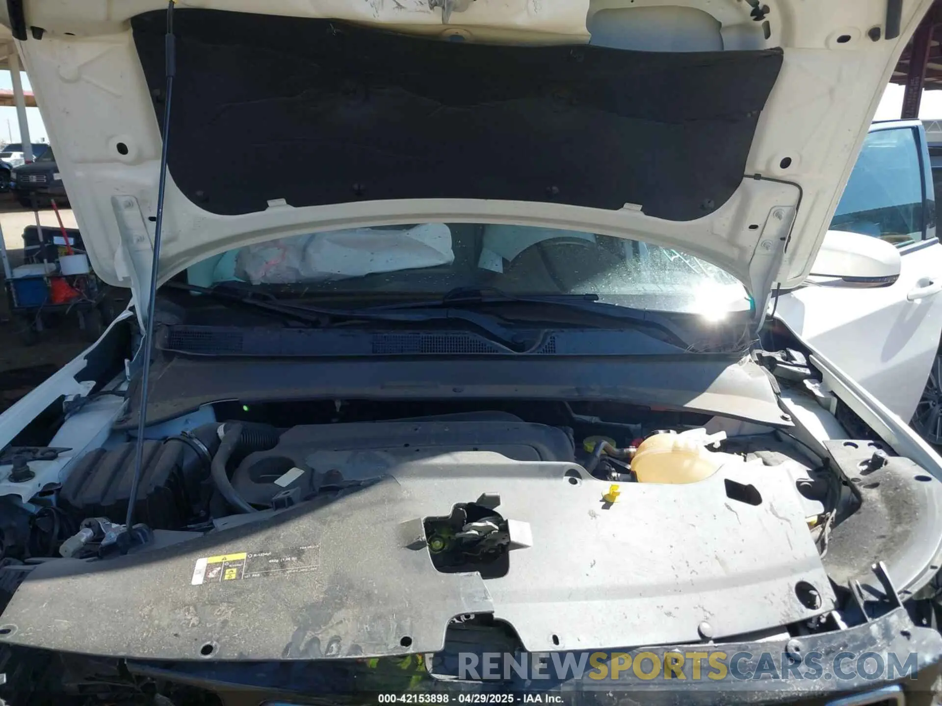 10 Photograph of a damaged car 3C4NJCCBXMT511497 JEEP COMPASS 2021