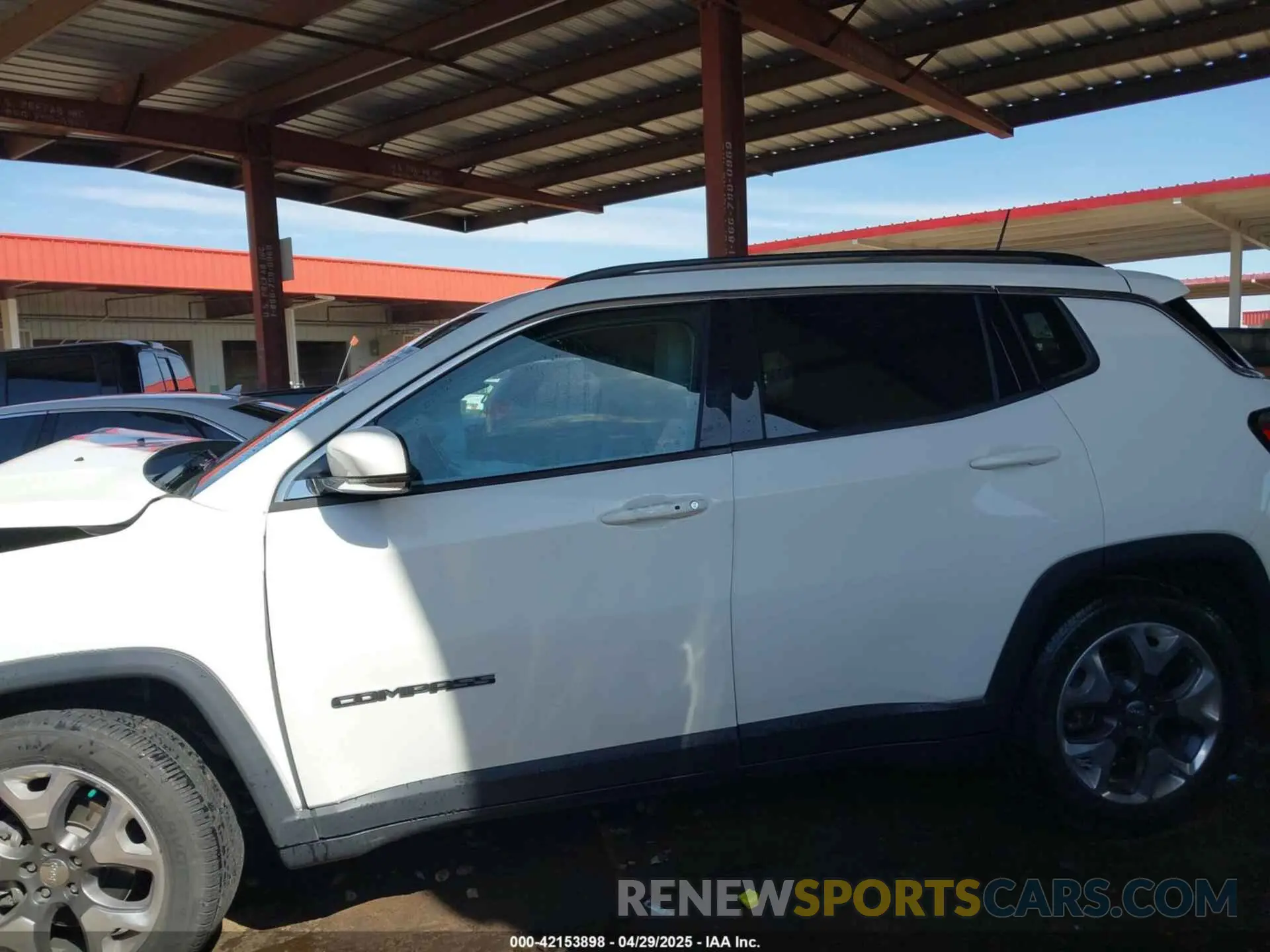 14 Photograph of a damaged car 3C4NJCCBXMT511497 JEEP COMPASS 2021