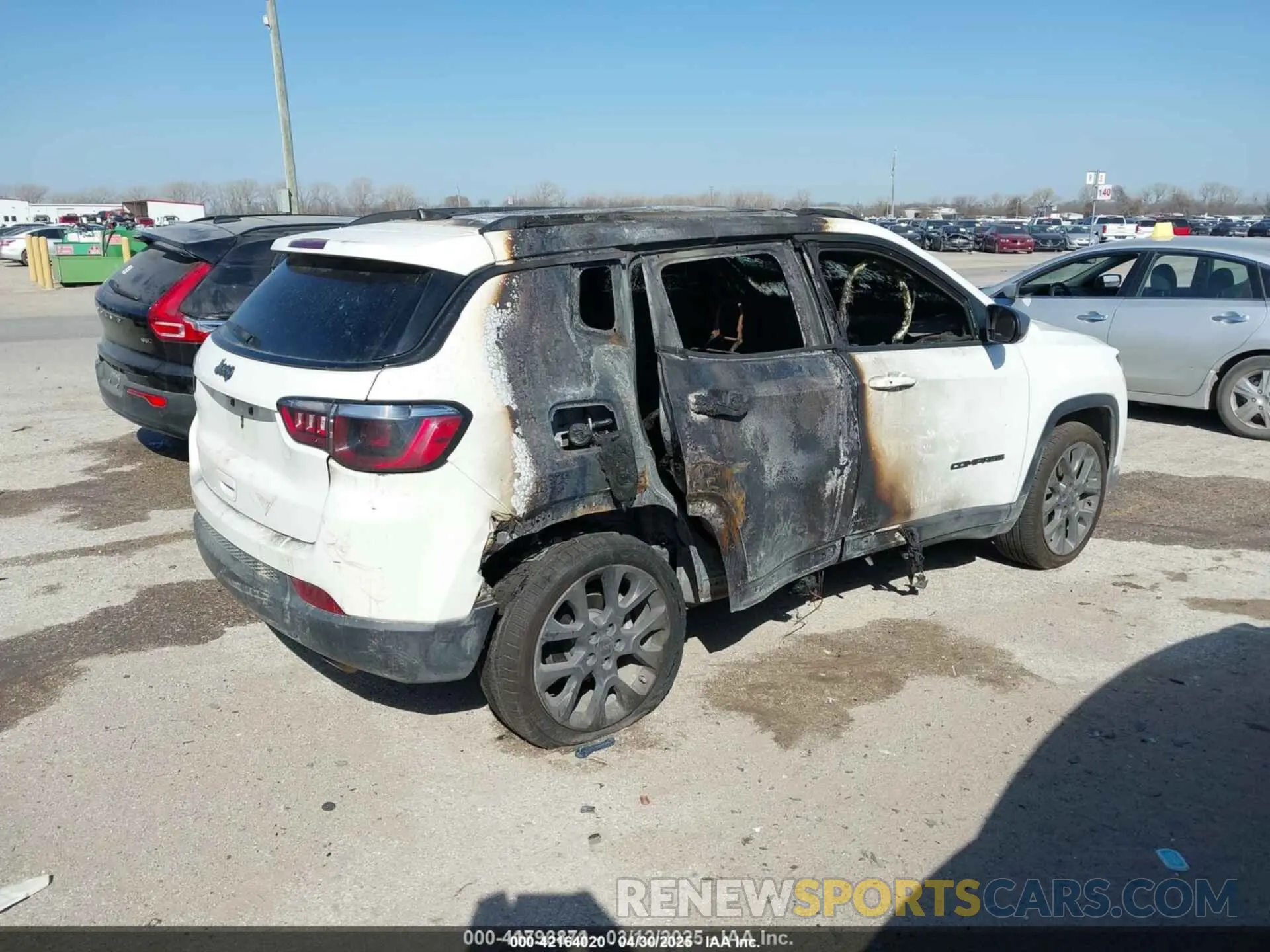 4 Фотография поврежденного автомобиля 3C4NJCEB0MT545770 JEEP COMPASS 2021